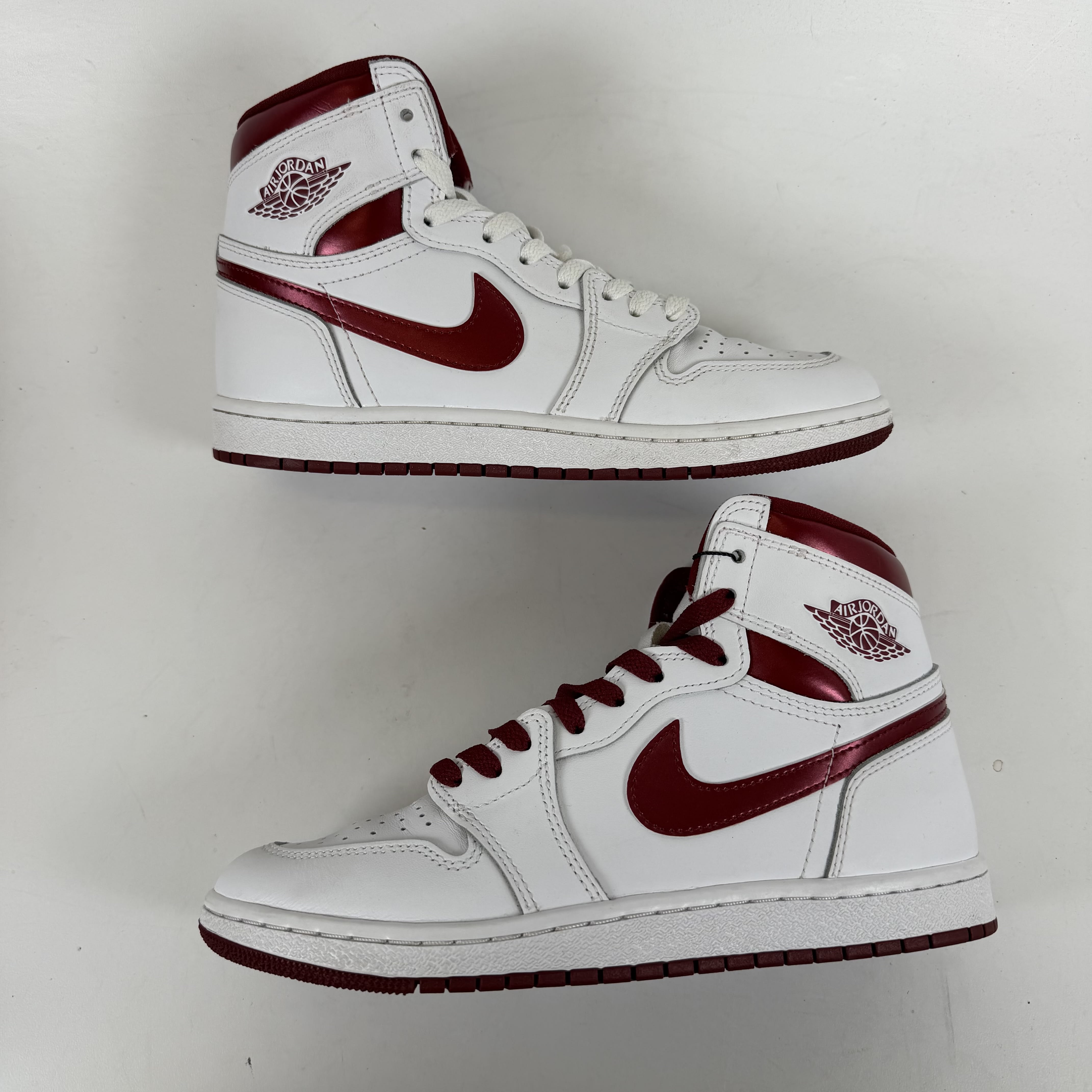 640998 Jordan 1 Retro High '85 OG Metallic Burgundy