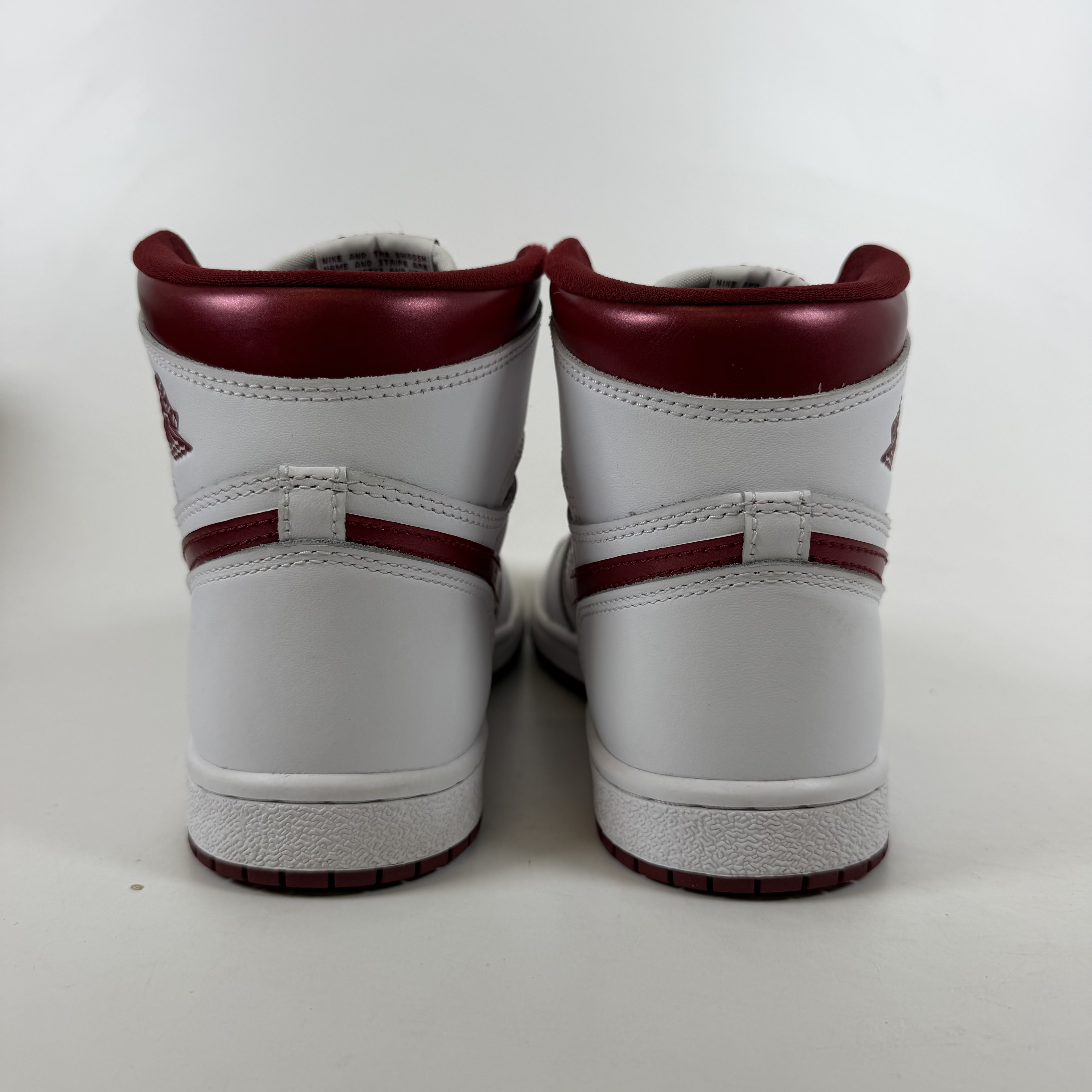 640998 Jordan 1 Retro High '85 OG Metallic Burgundy