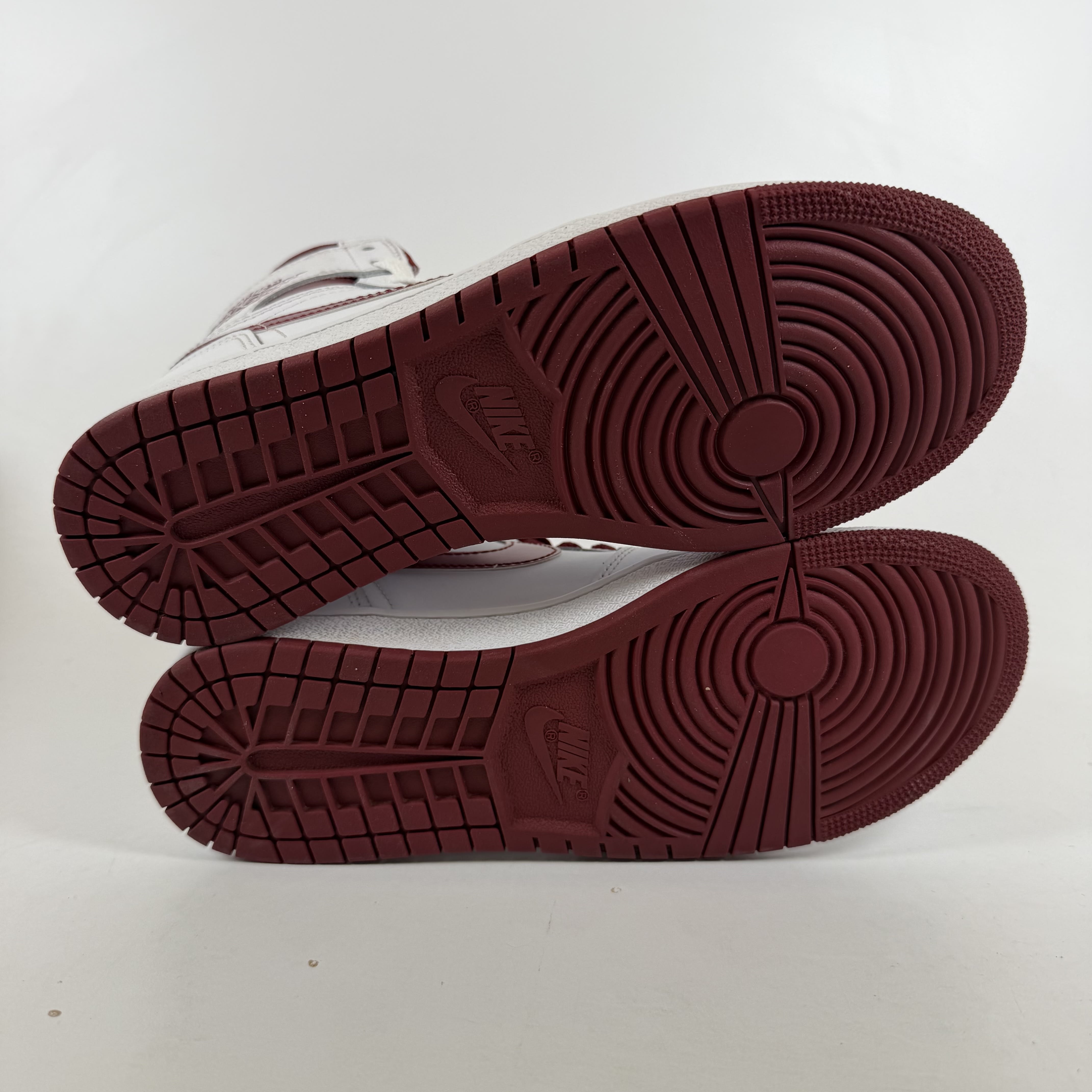 640998 Jordan 1 Retro High '85 OG Metallic Burgundy