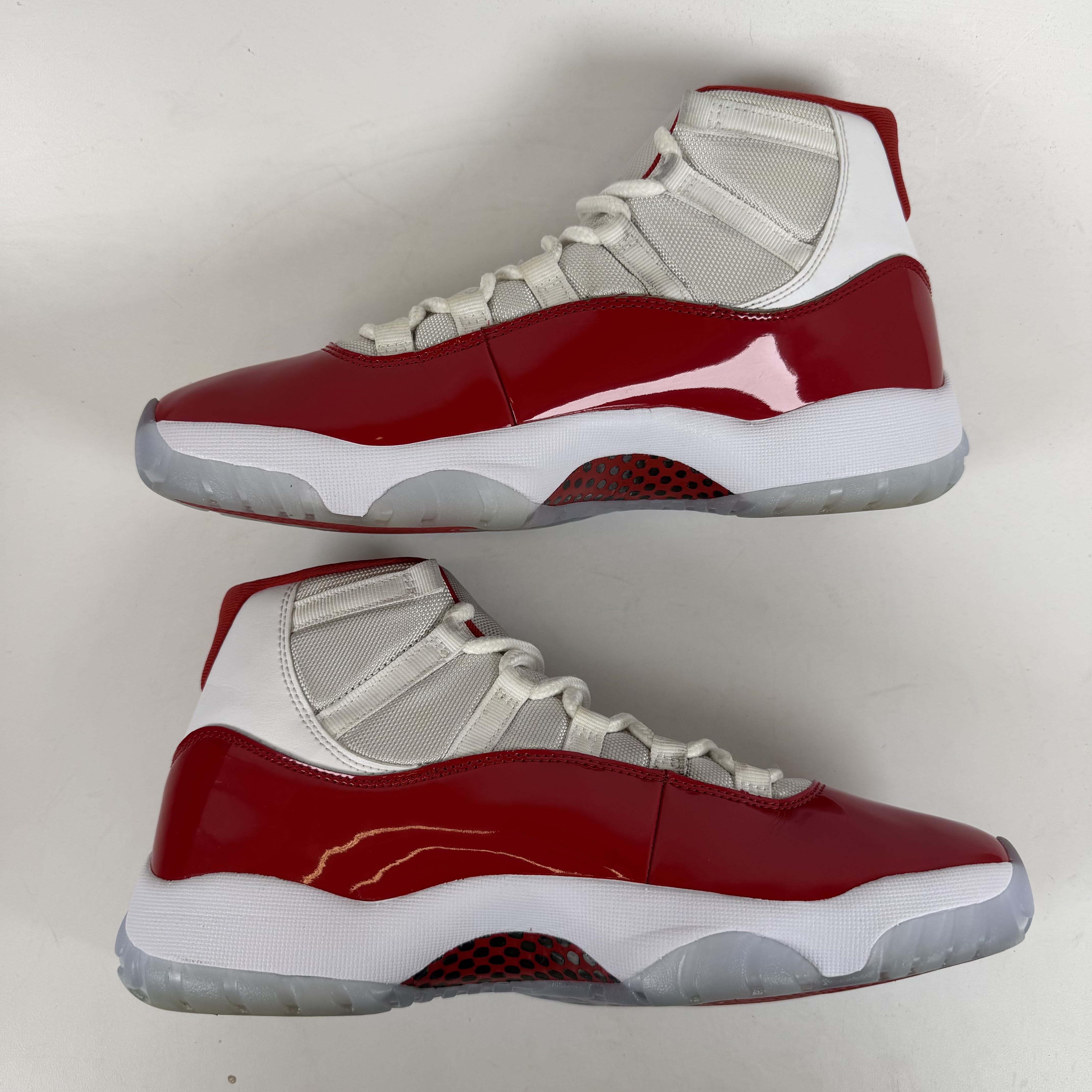 709506 Jordan 11 Retro Cherry (2022)