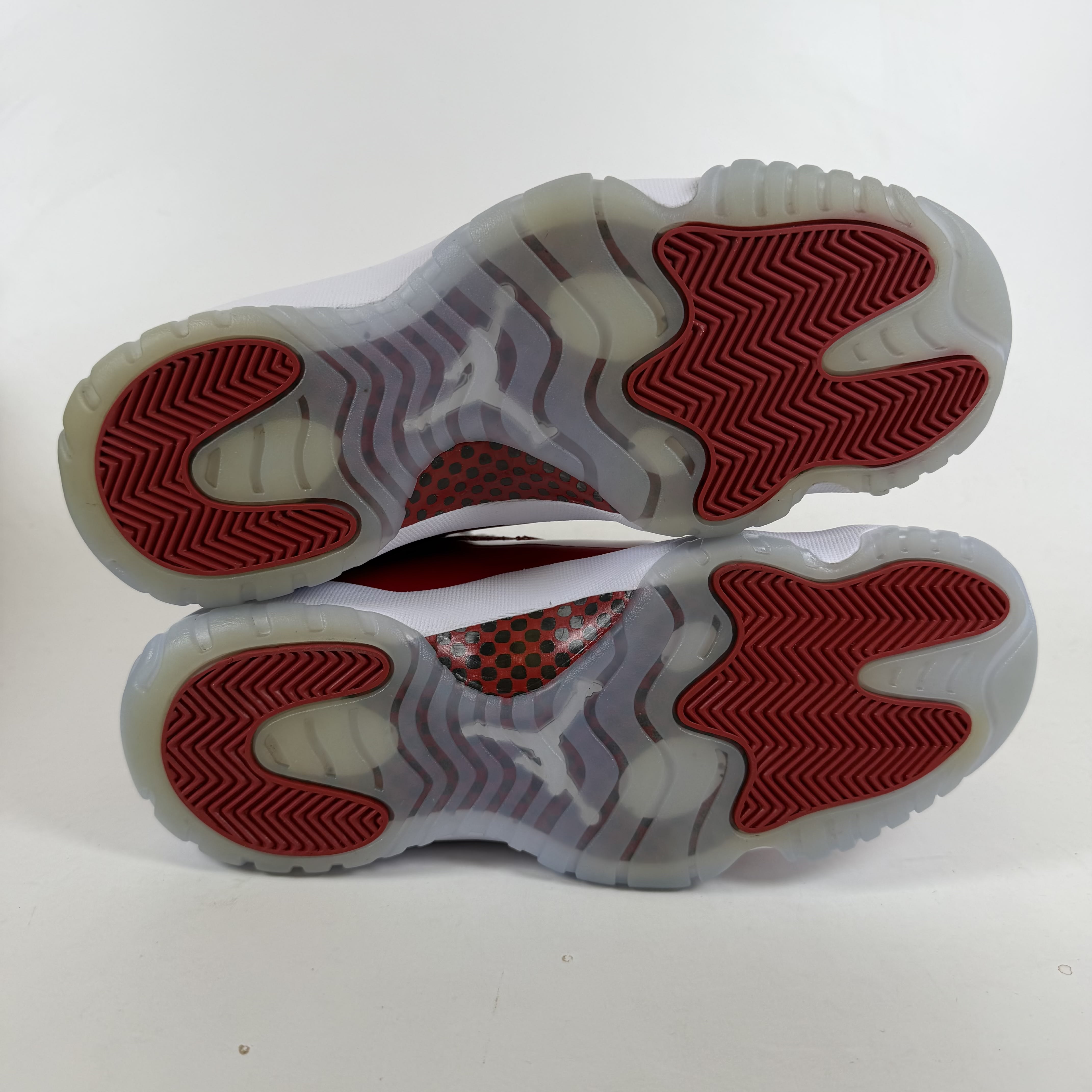 709506 Jordan 11 Retro Cherry (2022)