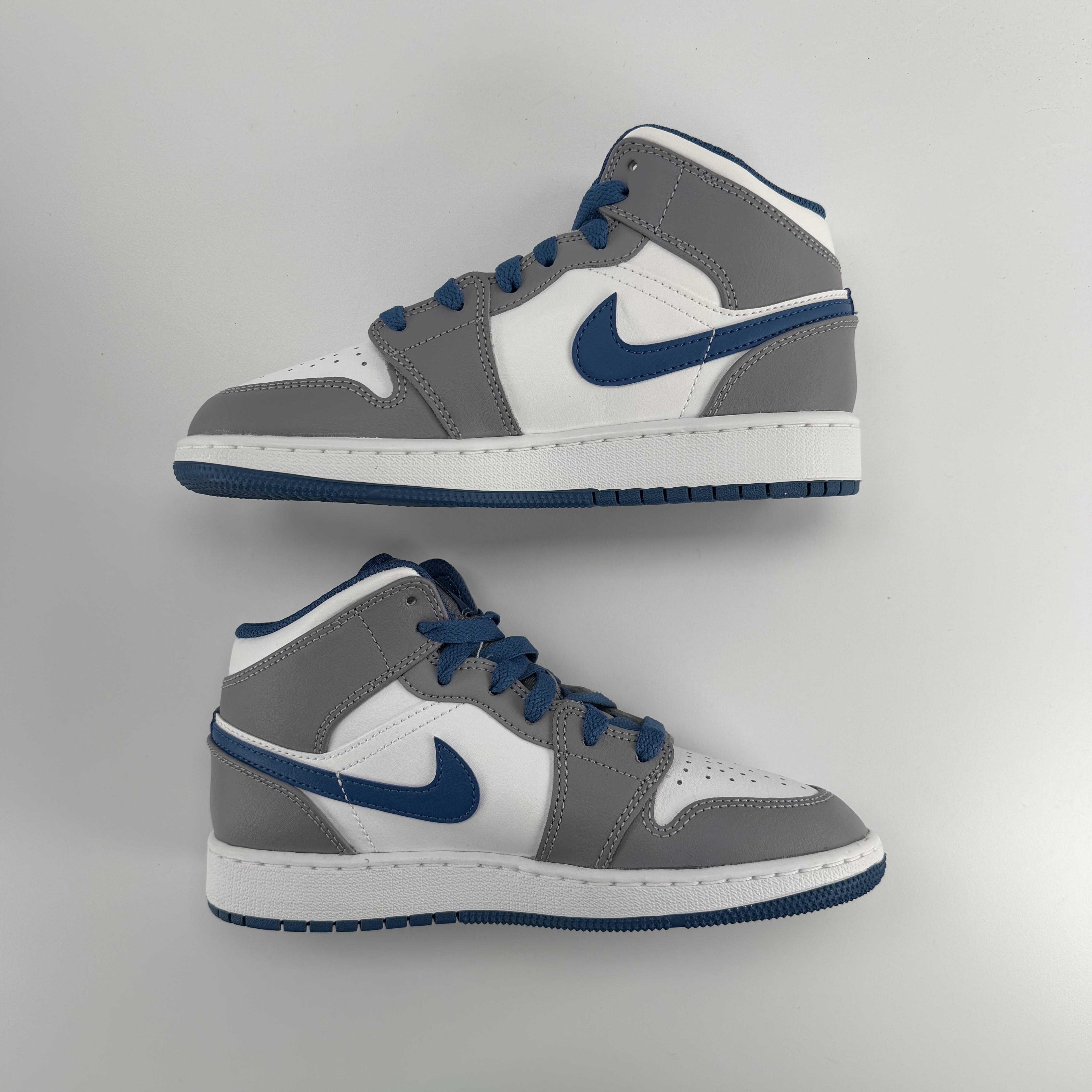 416492 Jordan 1 Mid True Blue Cement (GS)