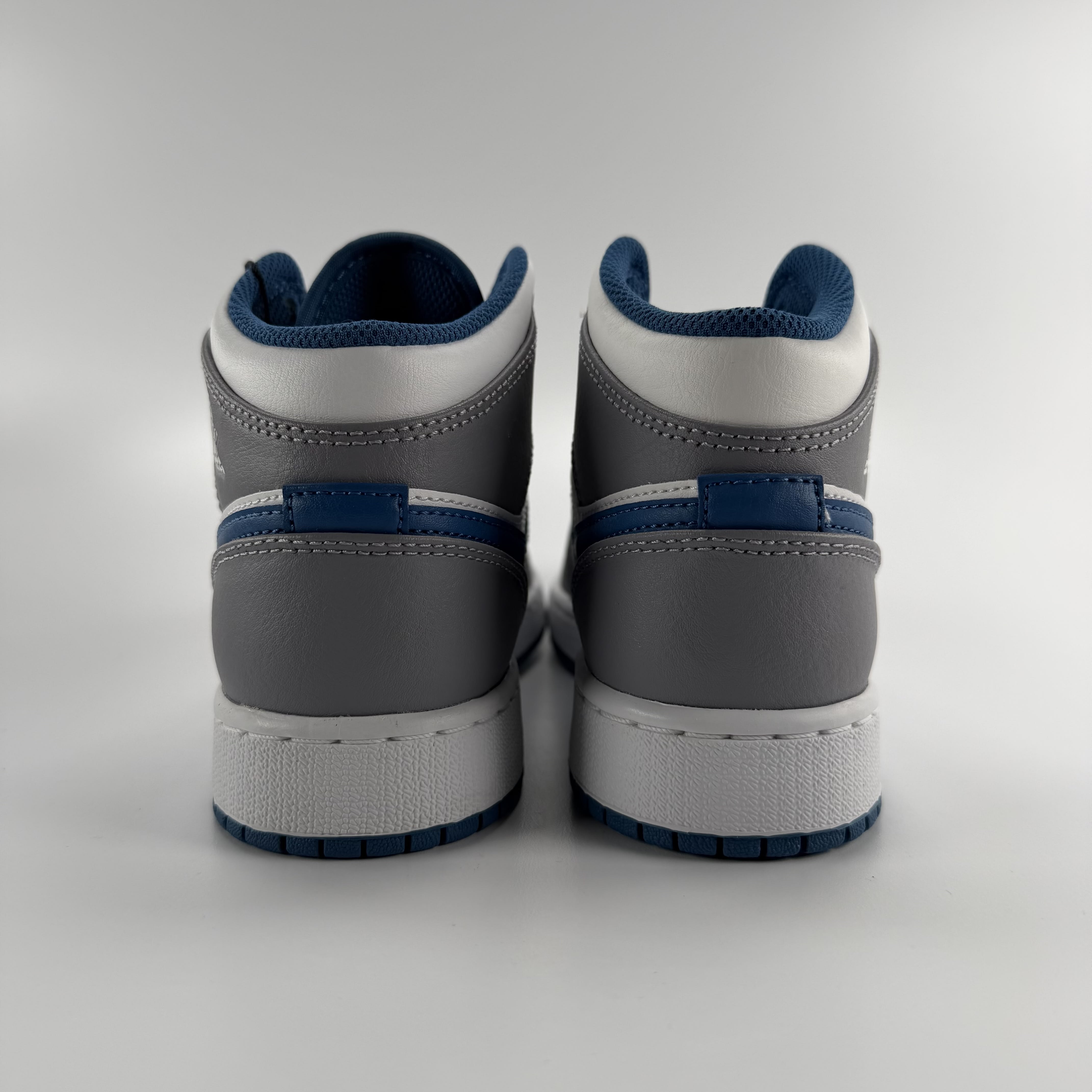 416492 Jordan 1 Mid True Blue Cement (GS)