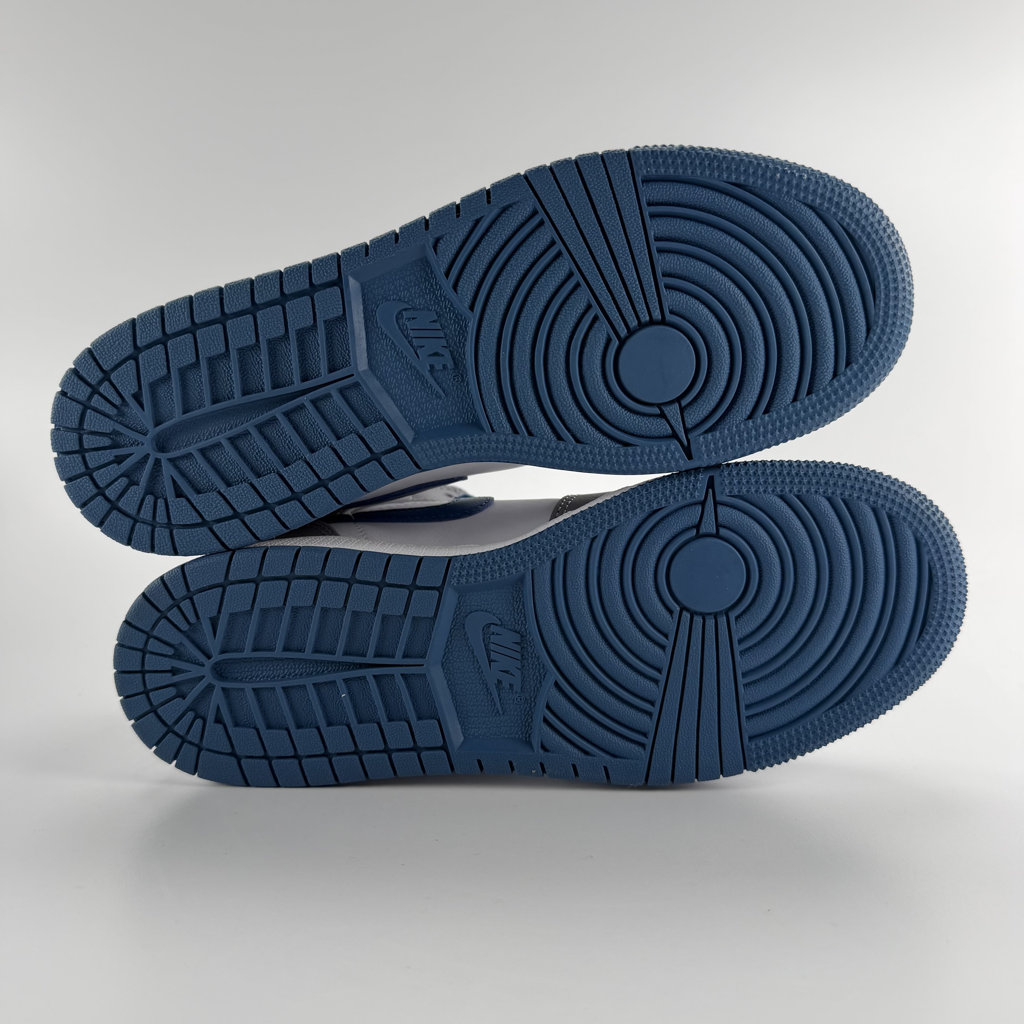 416492 Jordan 1 Mid True Blue Cement (GS)