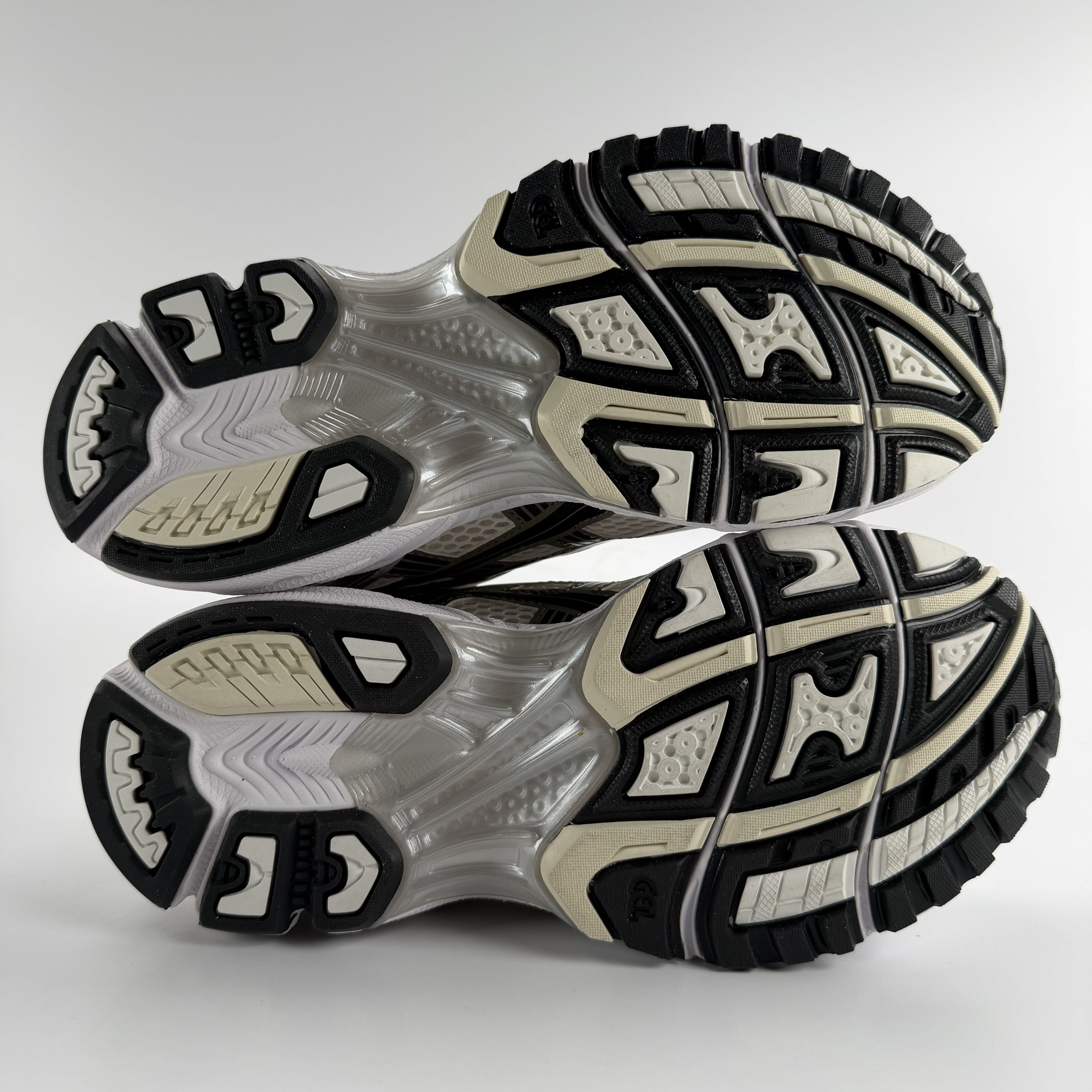 SP1497 Asics Gel Kayano 14 'Silver Cream'