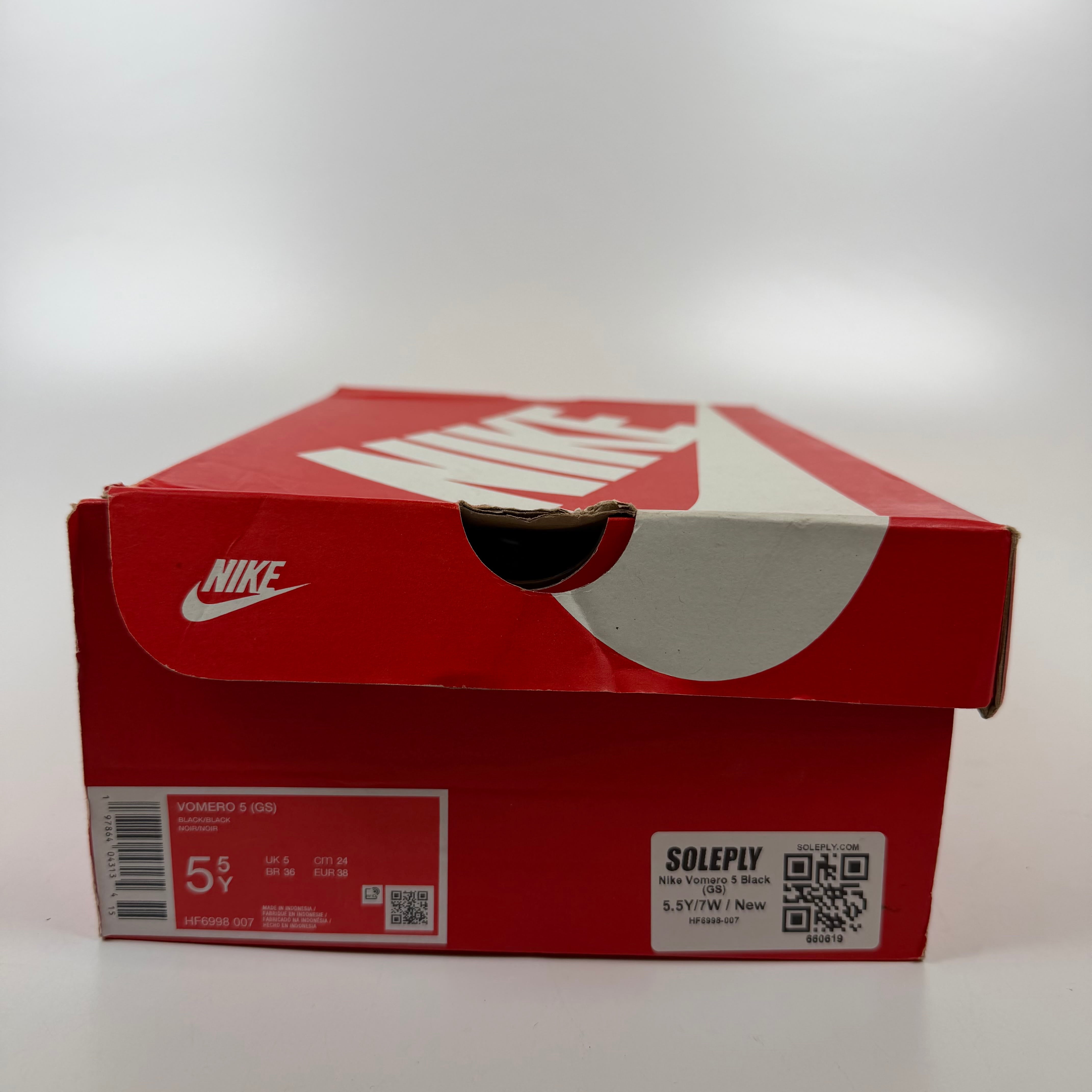 660619 Nike Vomero 5 Black (GS)
