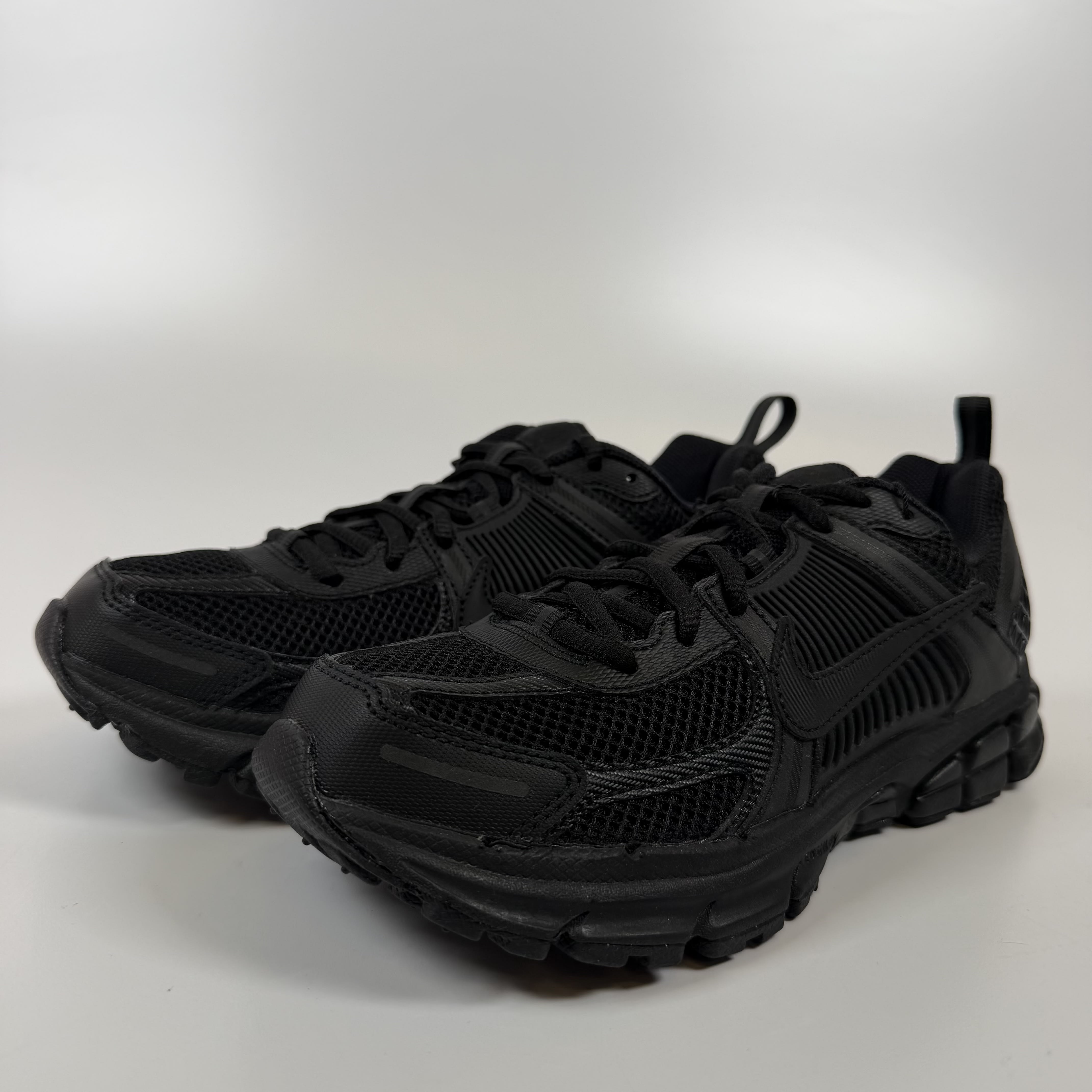 660619 Nike Vomero 5 Black (GS)