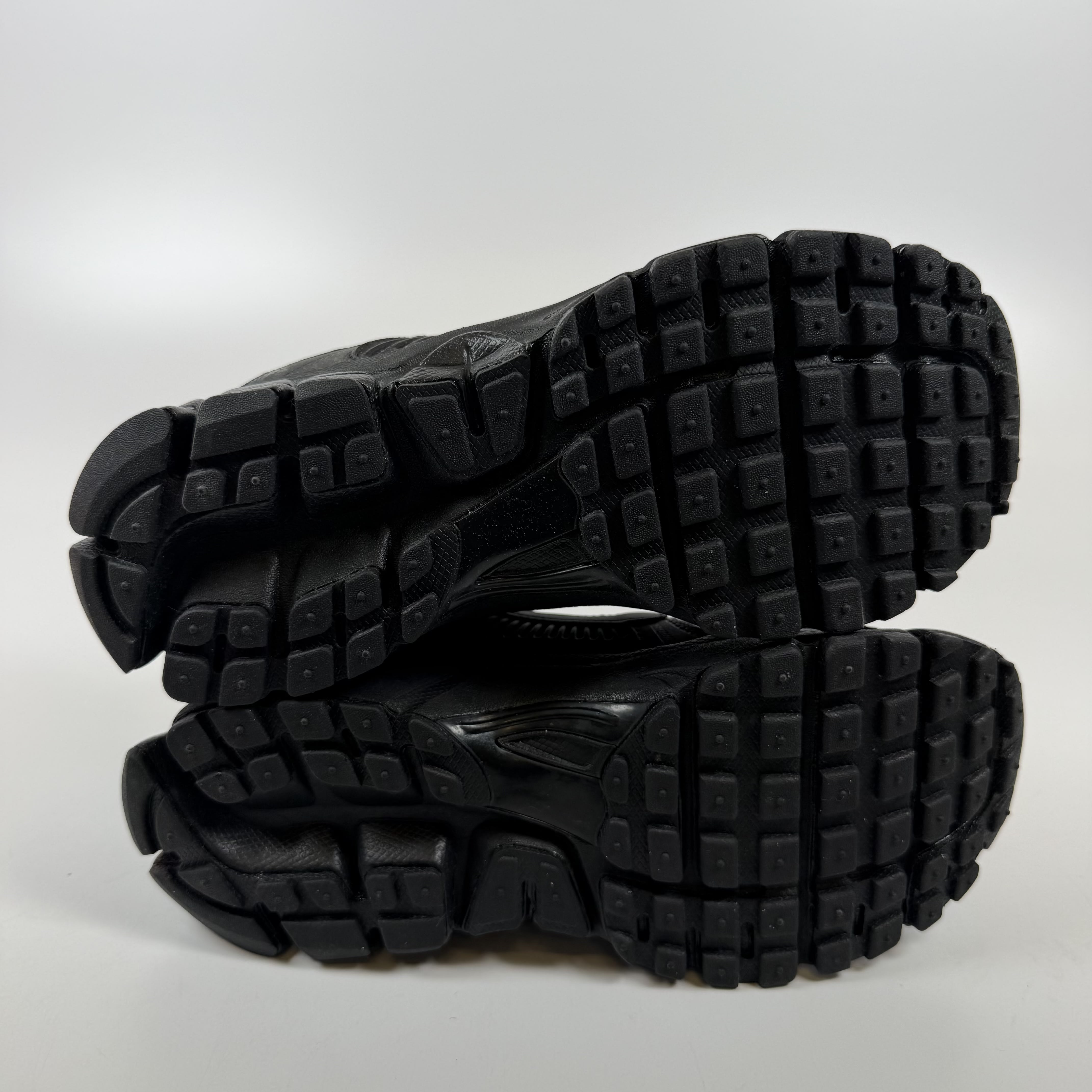 660619 Nike Vomero 5 Black (GS)