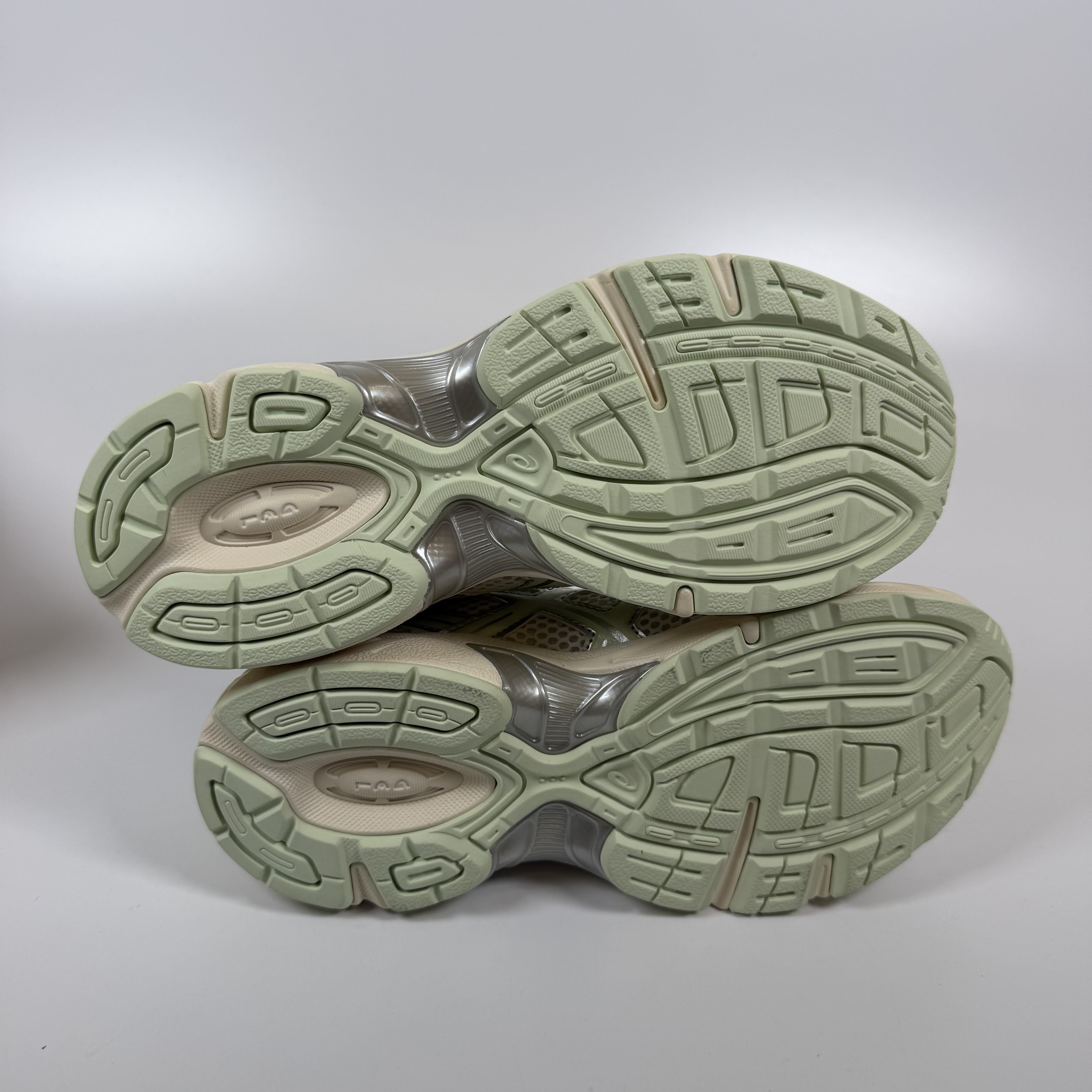 265949 ASICS Gel-1130 Silver Pack Green (Women's)