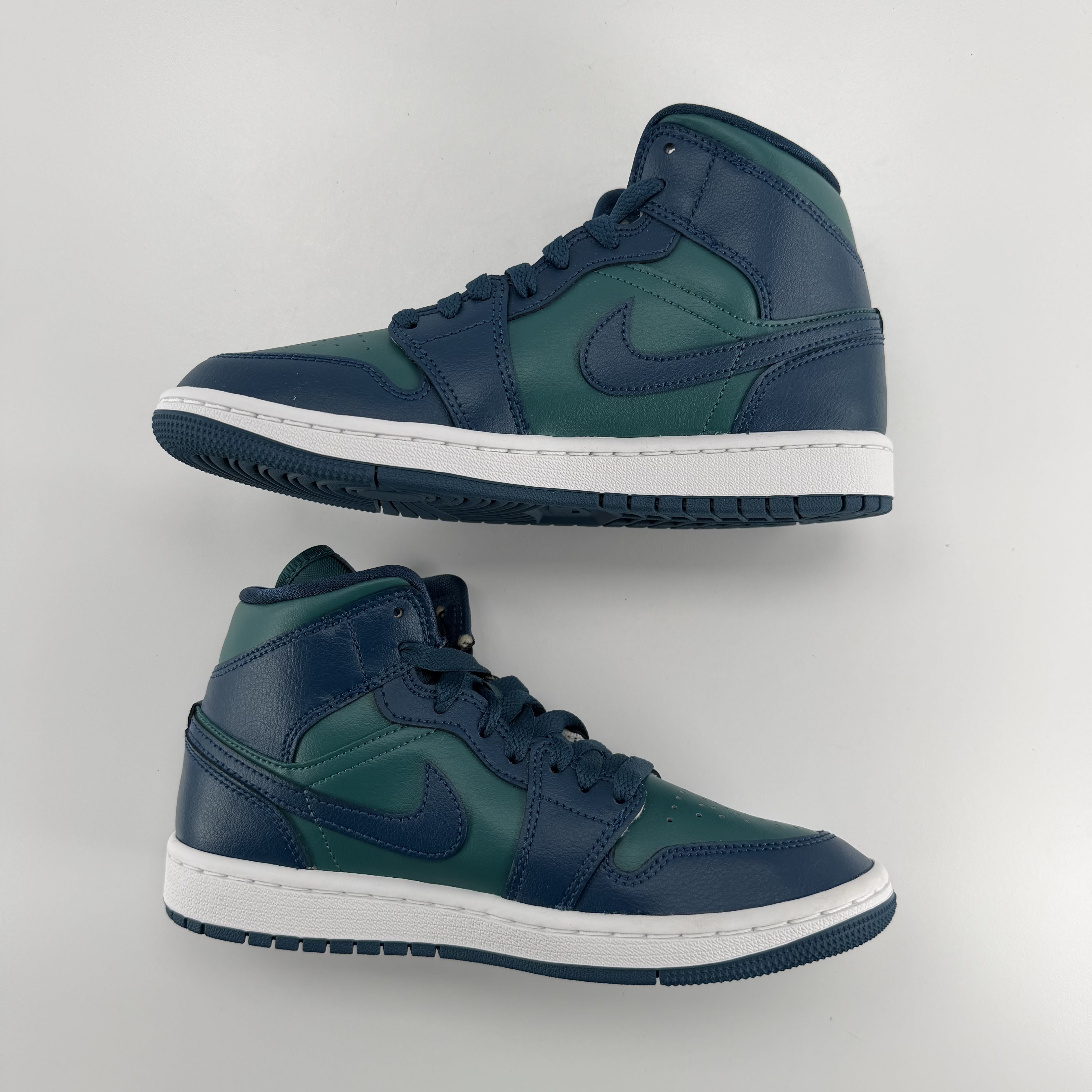 269297 Jordan 1 Mid Teal French Blue (Women's)