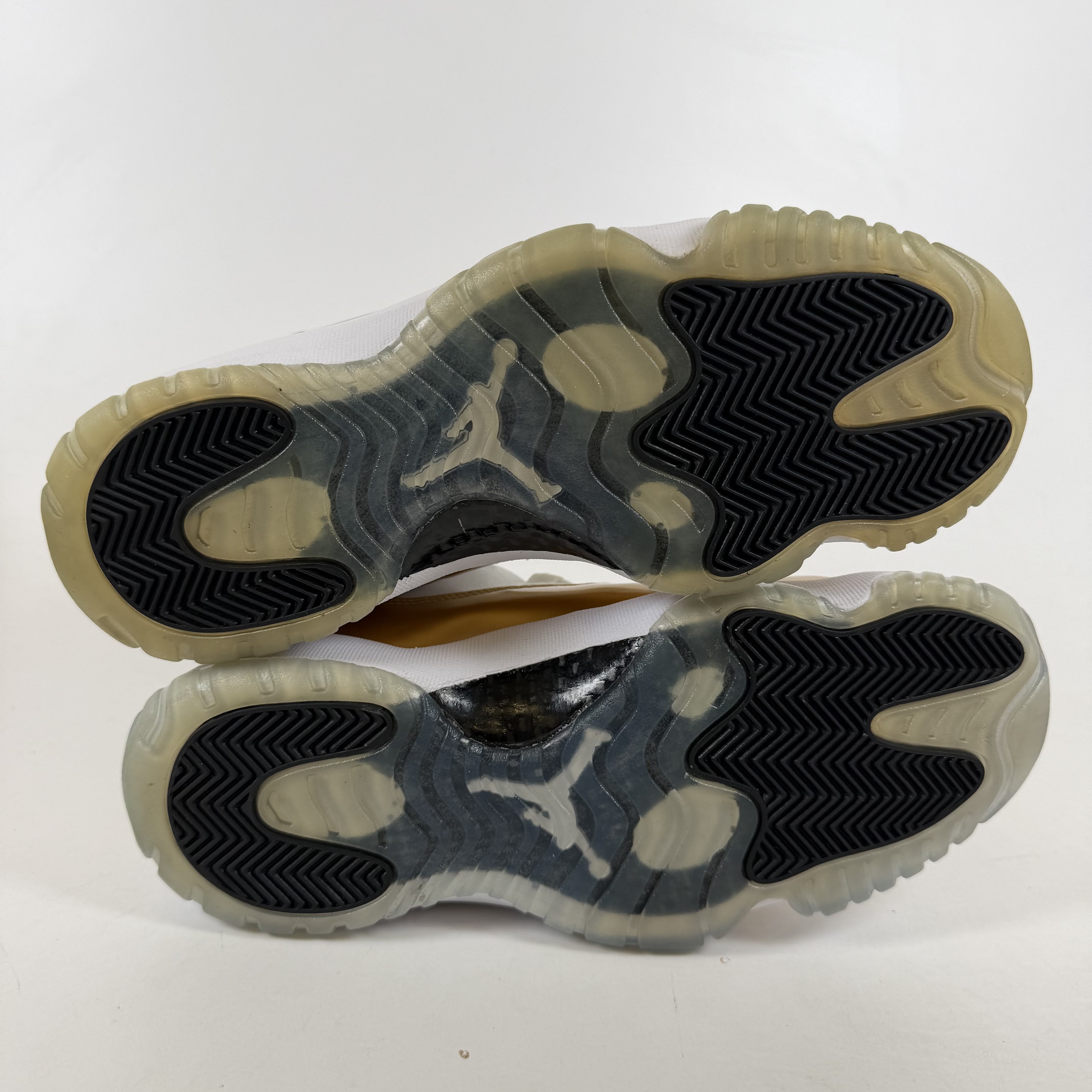[554600] Air Jordan 11 Retro Low 'Closing Ceremony'