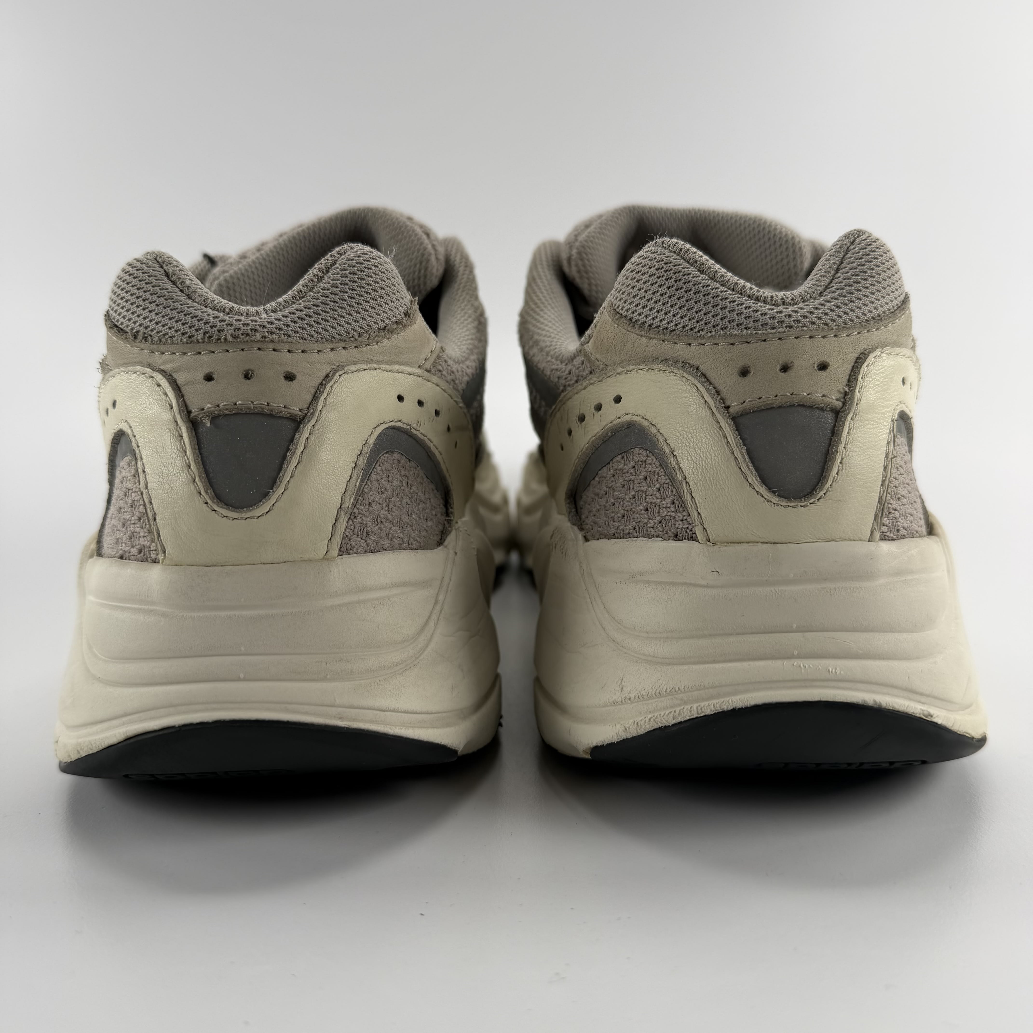 767175 adidas Yeezy Boost 700 V2 Static