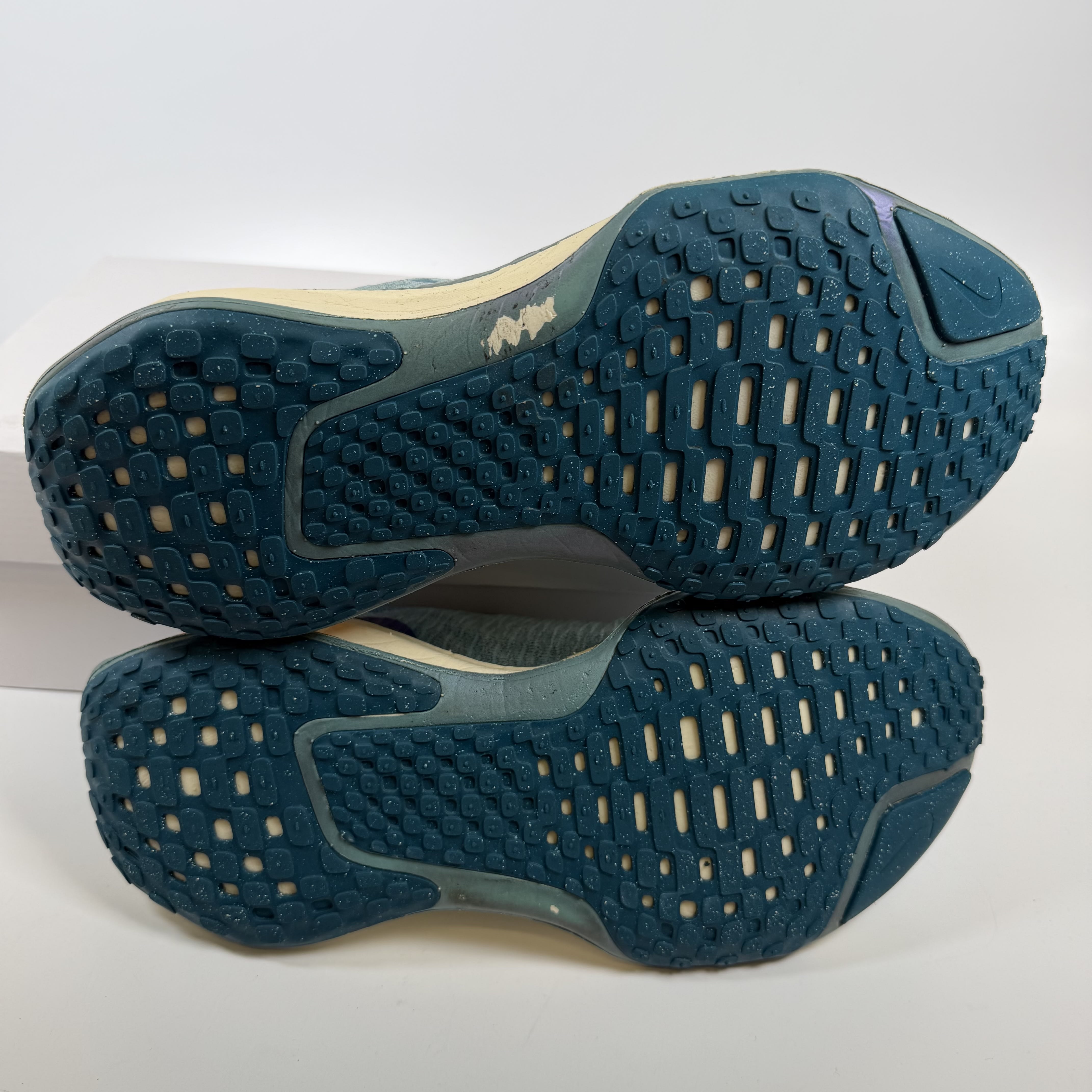 SP6478 Nike ZoomX Invincible Run 3 Noise Aqua Green Abyss