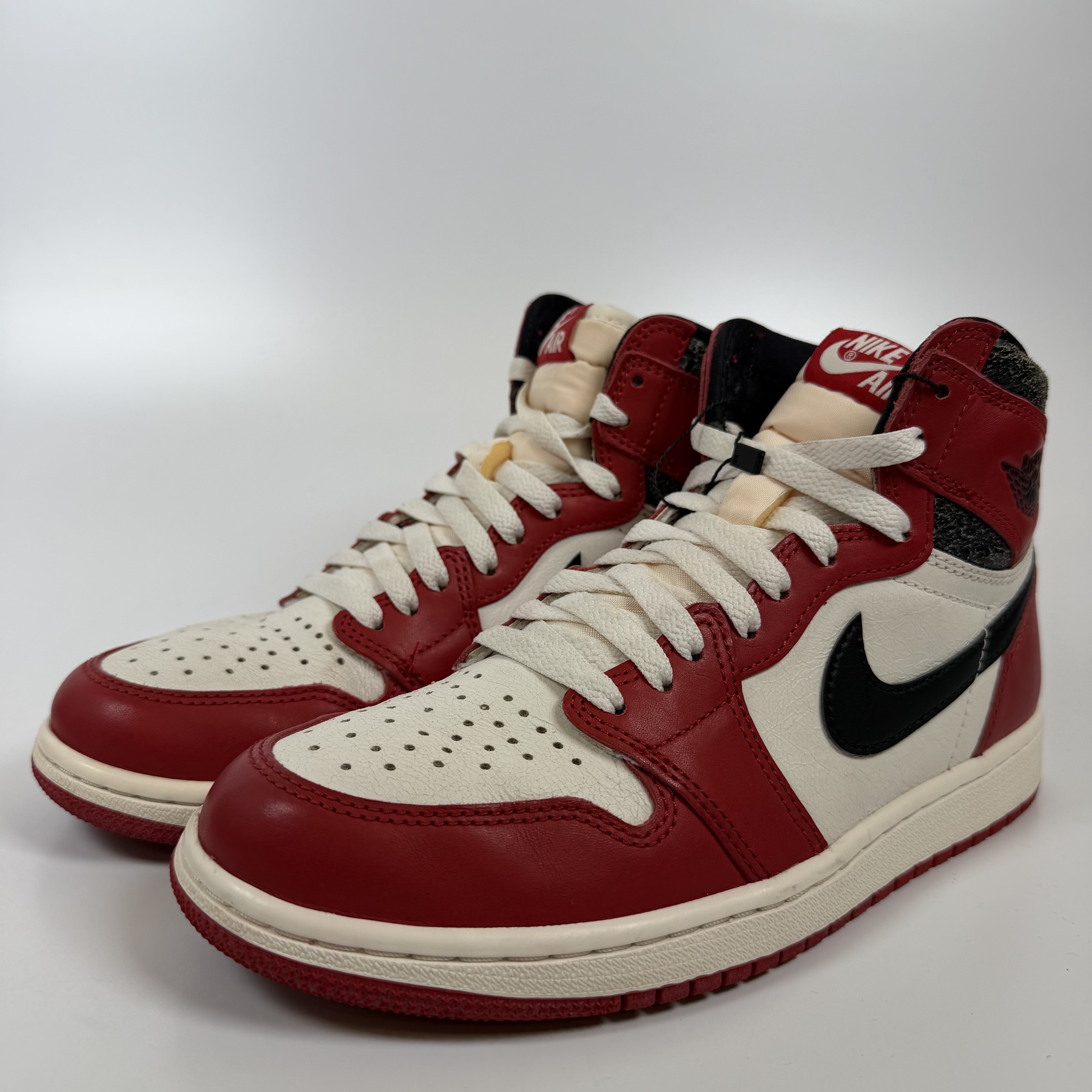 632812 Jordan 1 Retro High OG Chicago Lost and Found