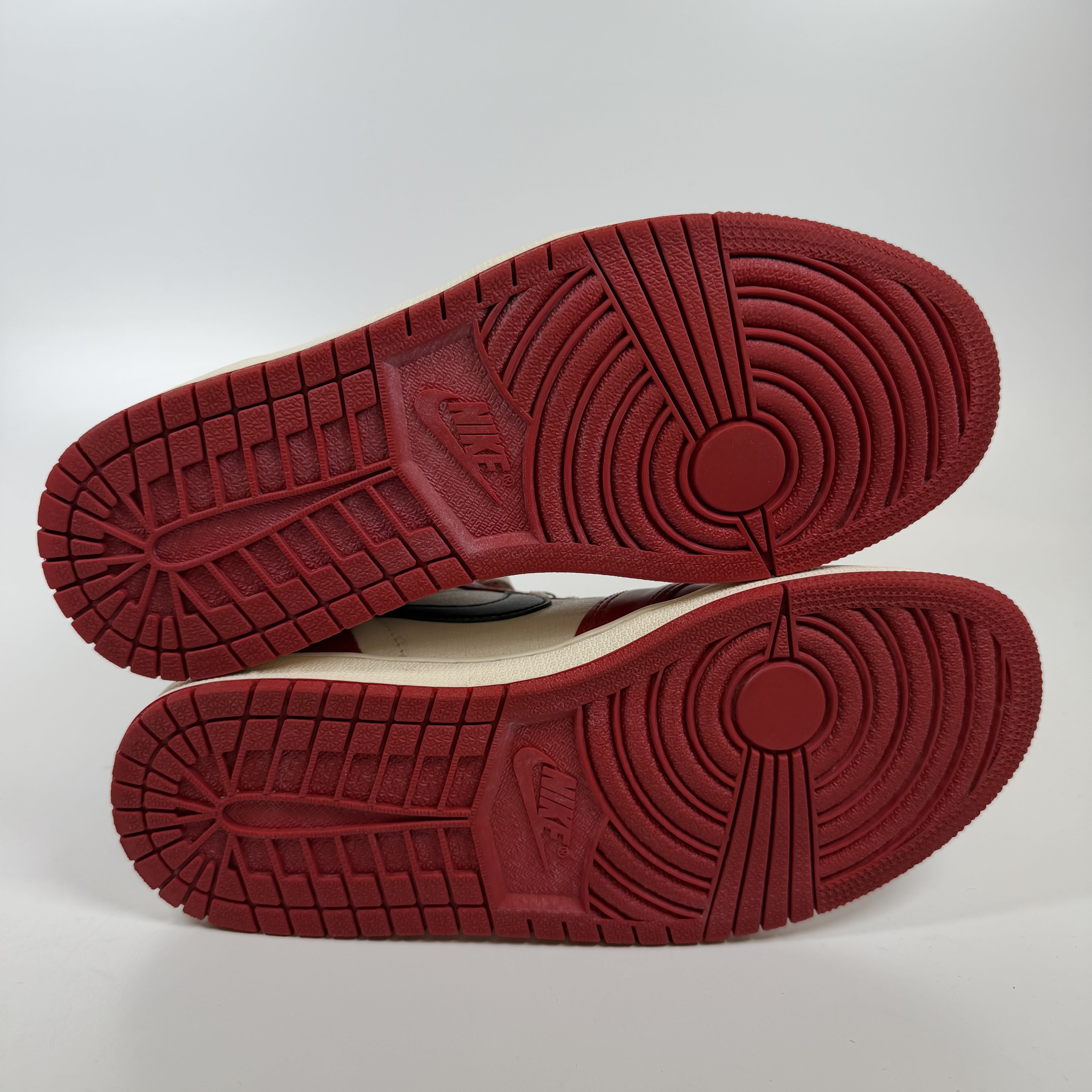 632812 Jordan 1 Retro High OG Chicago Lost and Found