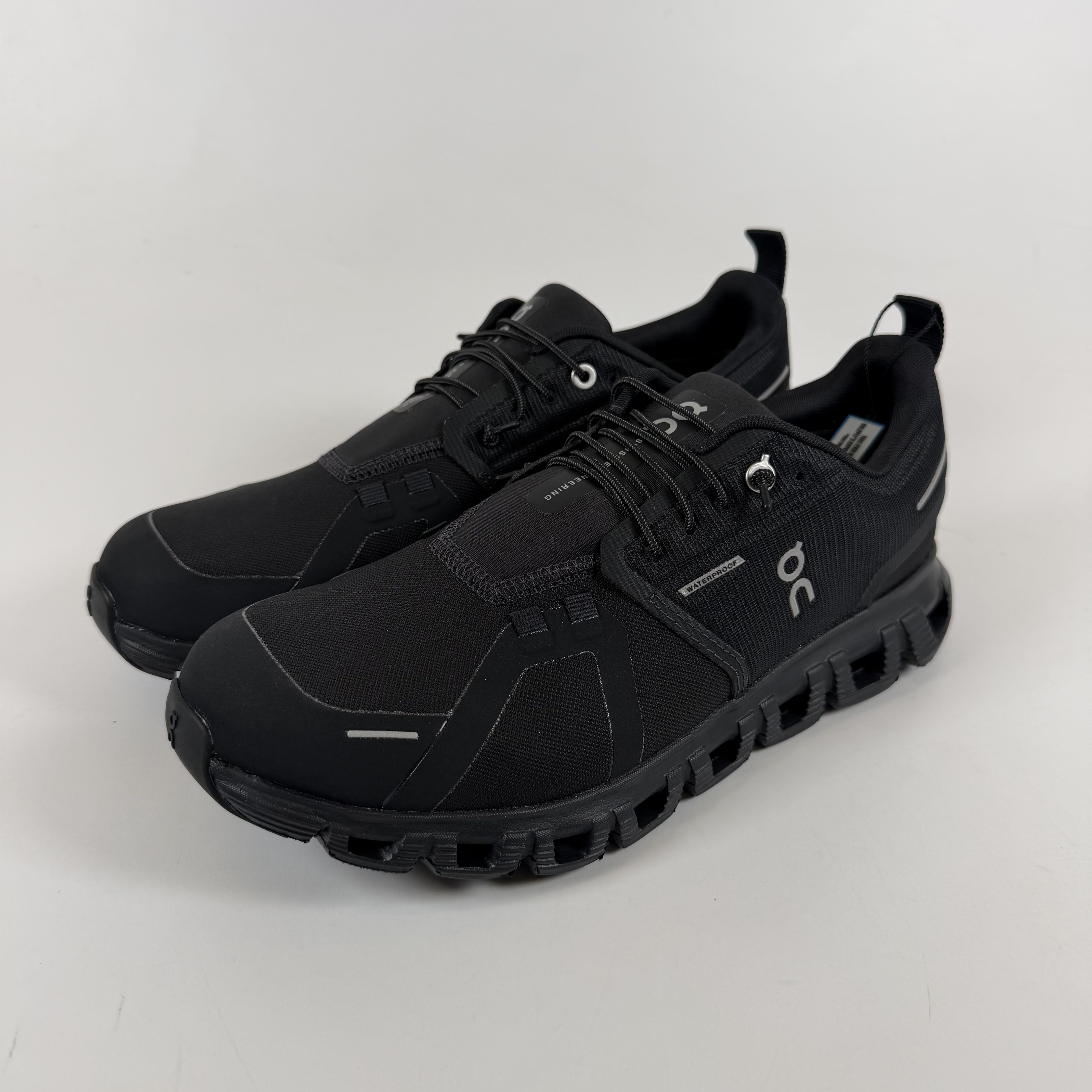 SP10653 On Running Cloud 6 Waterproof All Black (Women's)