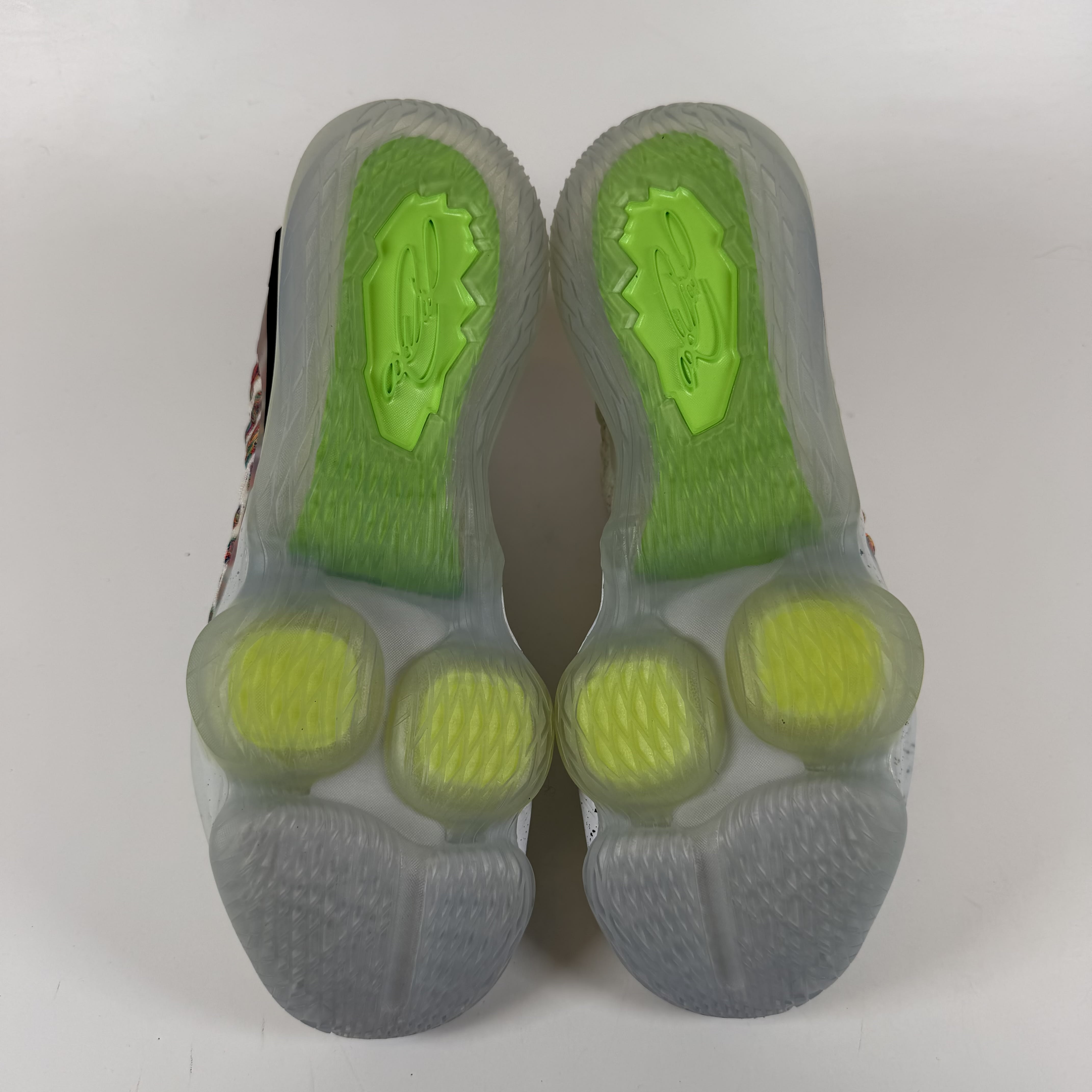 SP10815 Nike LeBron 17 Air Command Force