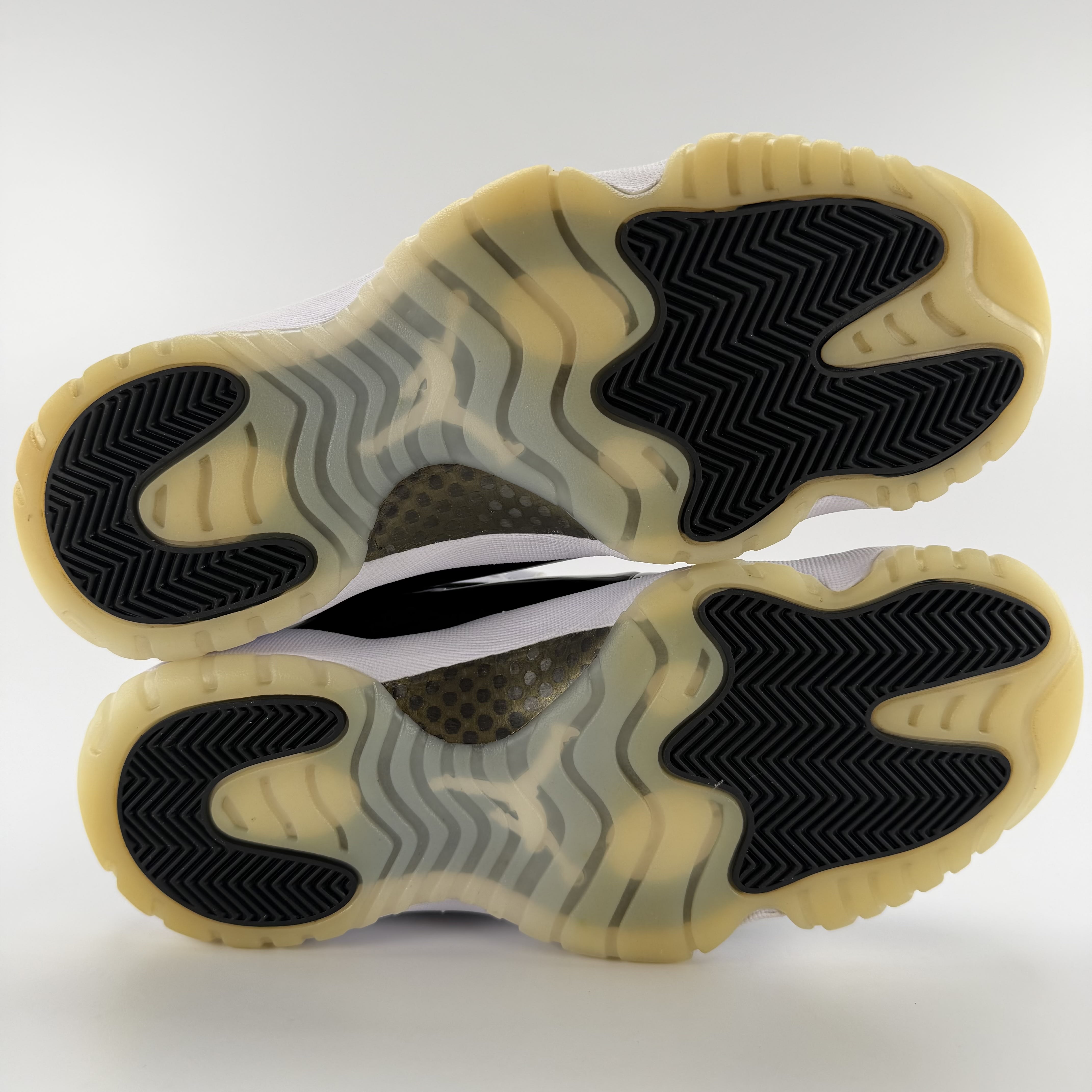 [525373] Jordan 11 Retro DMP Gratitude (2023)