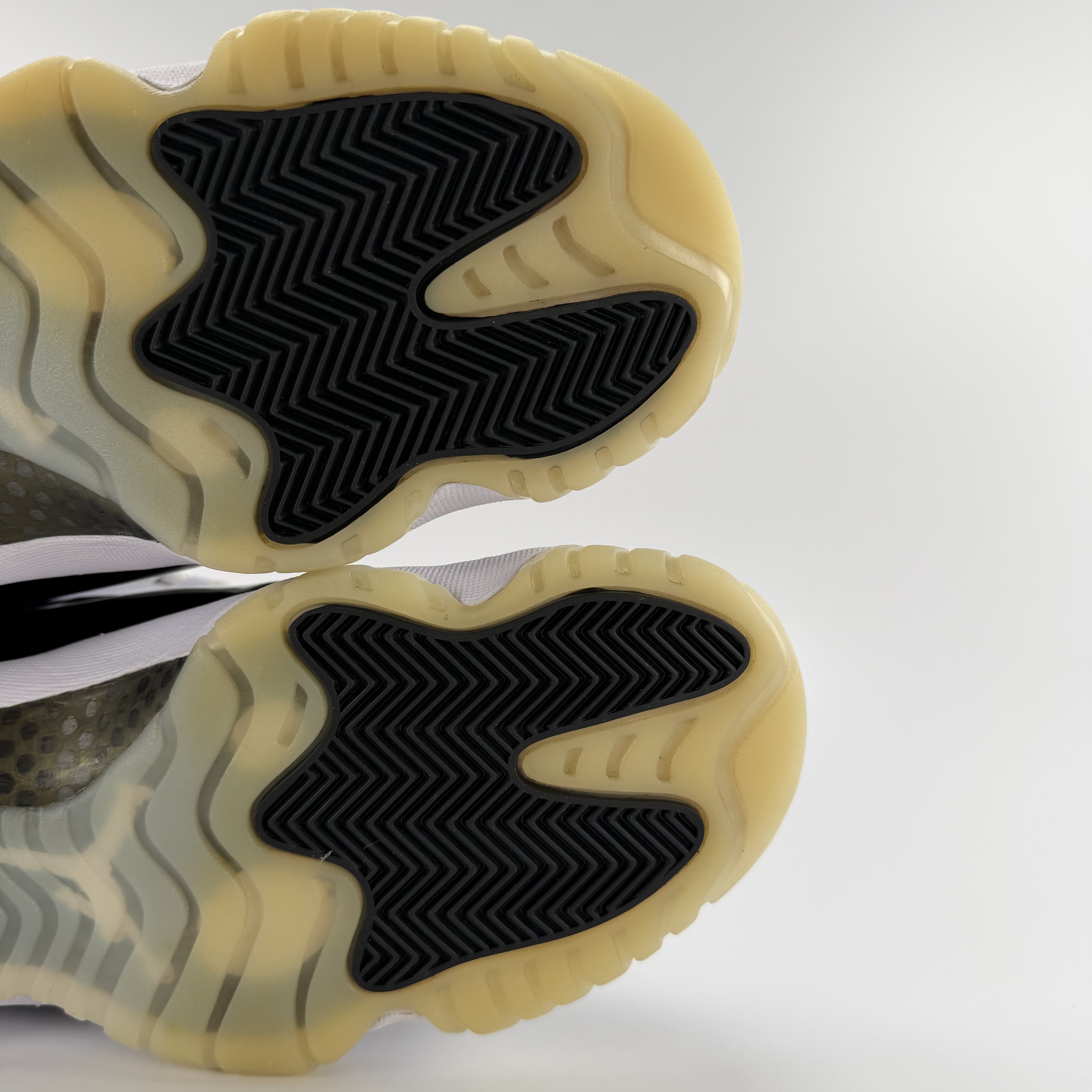 [525373] Jordan 11 Retro DMP Gratitude (2023)
