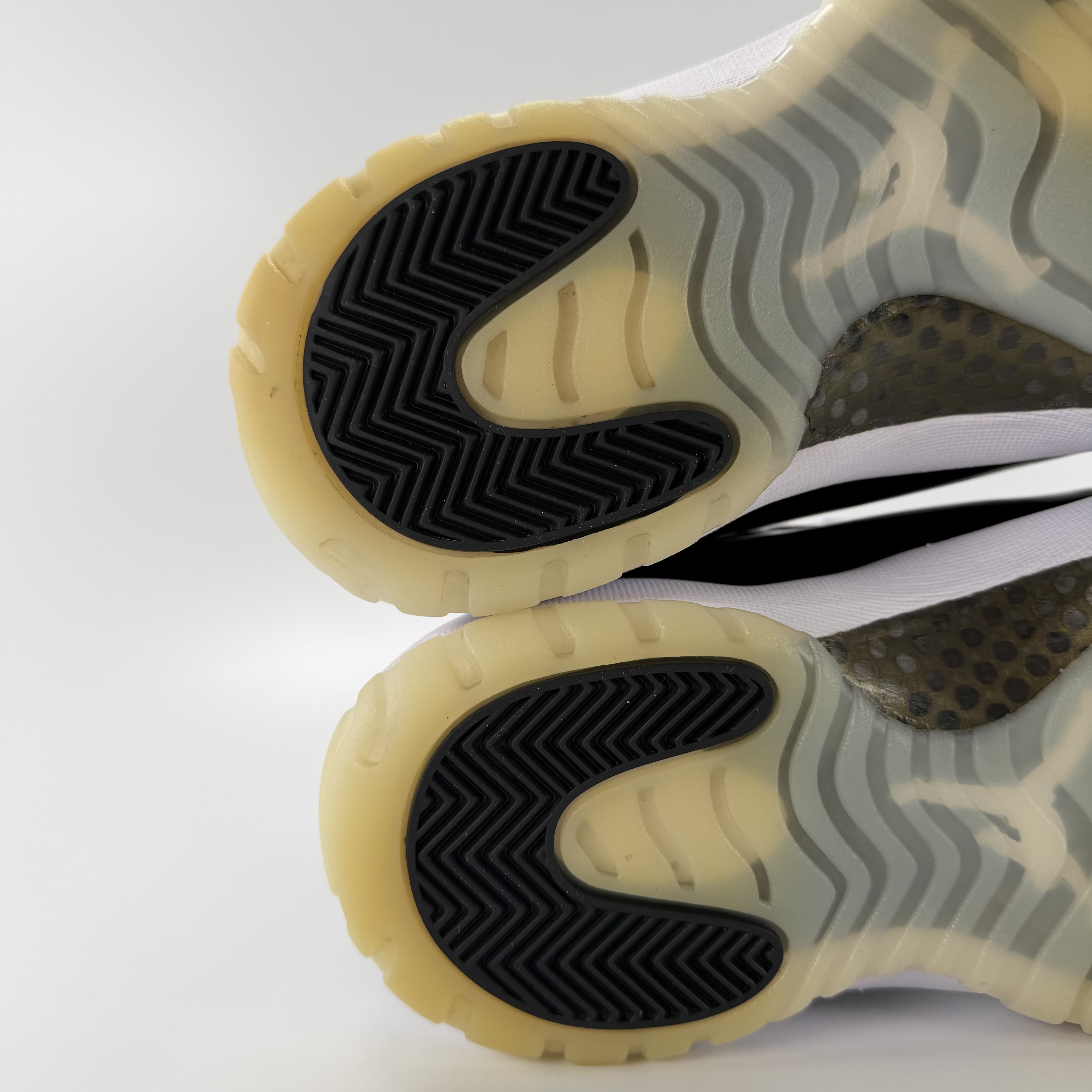 [525373] Jordan 11 Retro DMP Gratitude (2023)