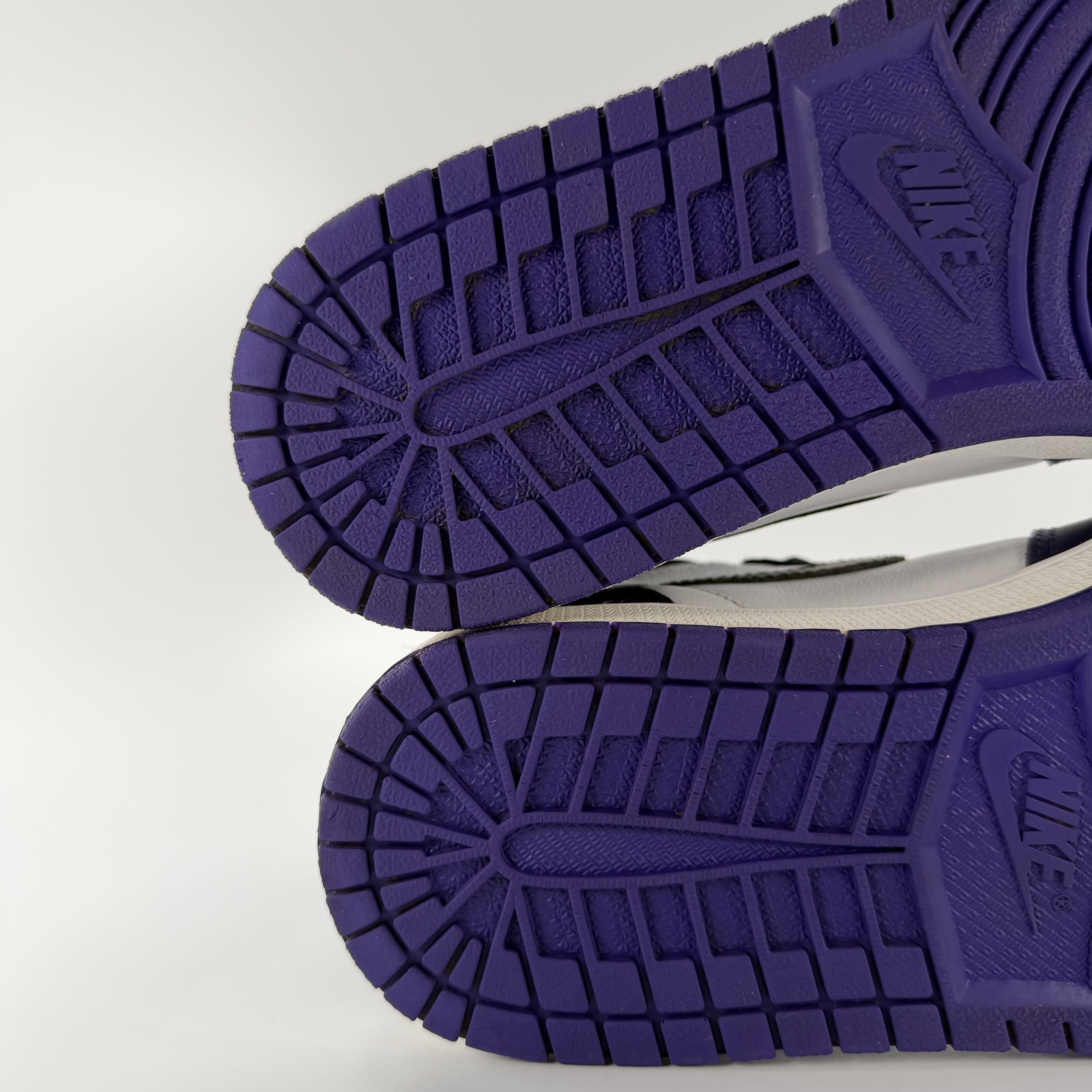 417125 Jordan 1 Retro High Court Purple White