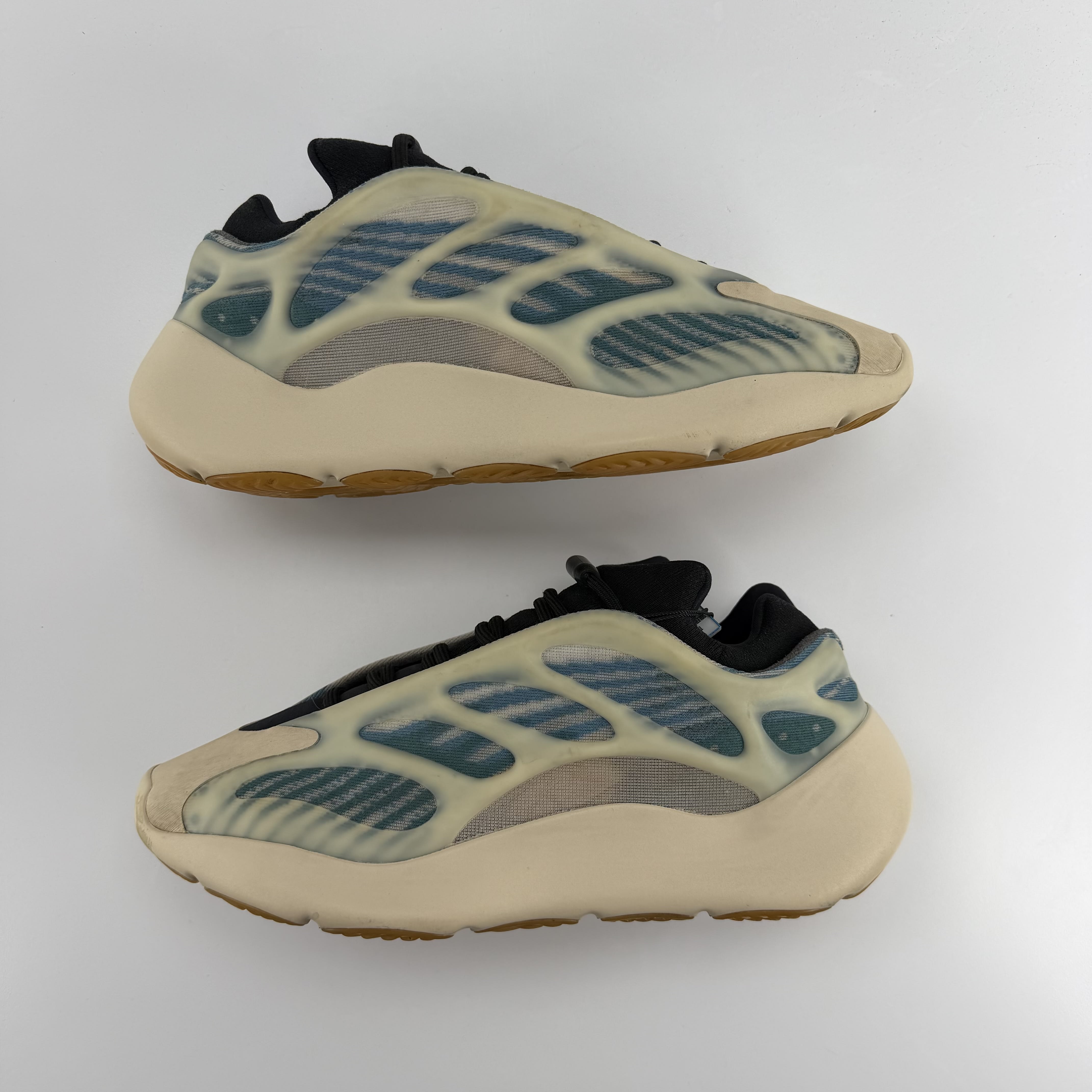589009 adidas Yeezy 700 V3 Kyanite