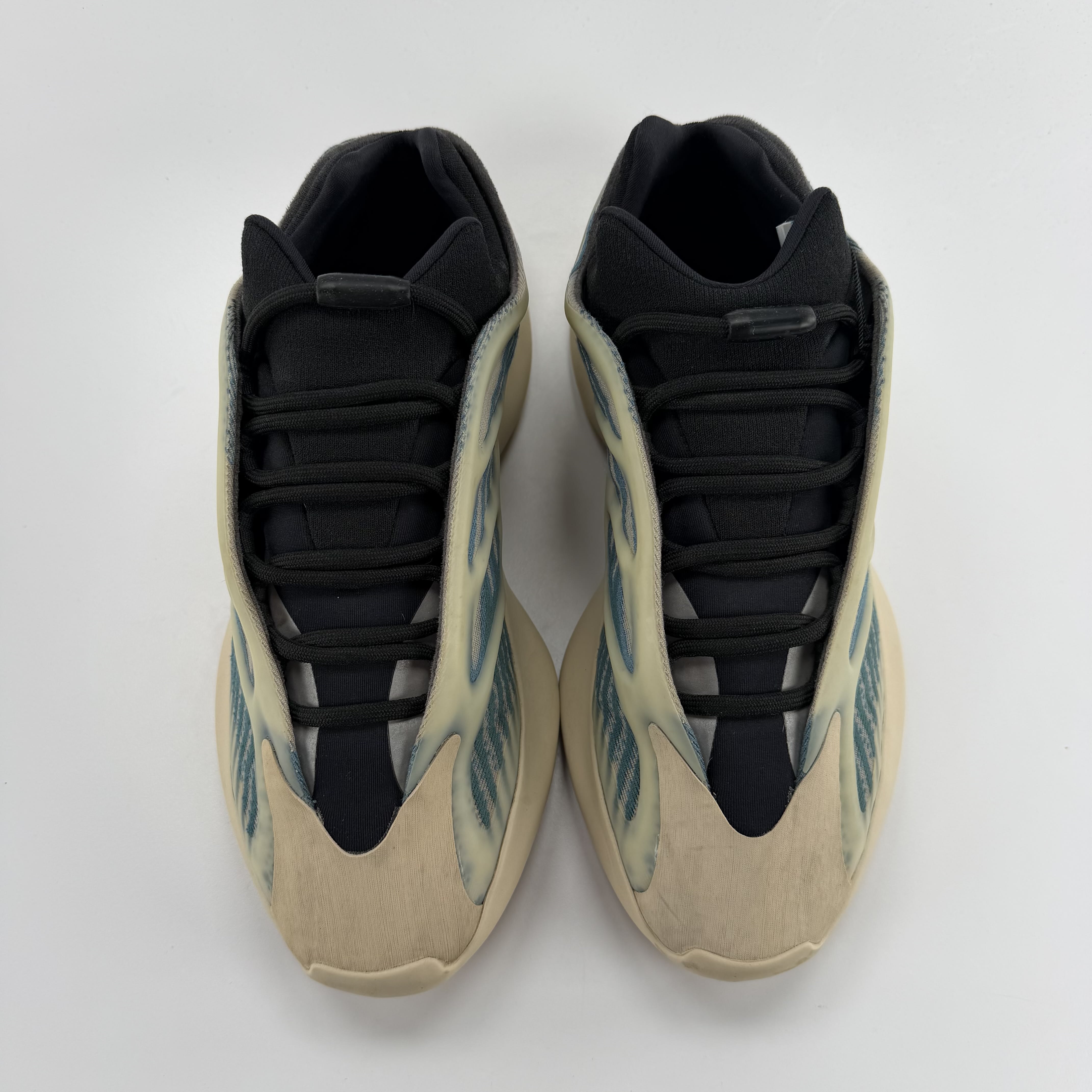 589009 adidas Yeezy 700 V3 Kyanite