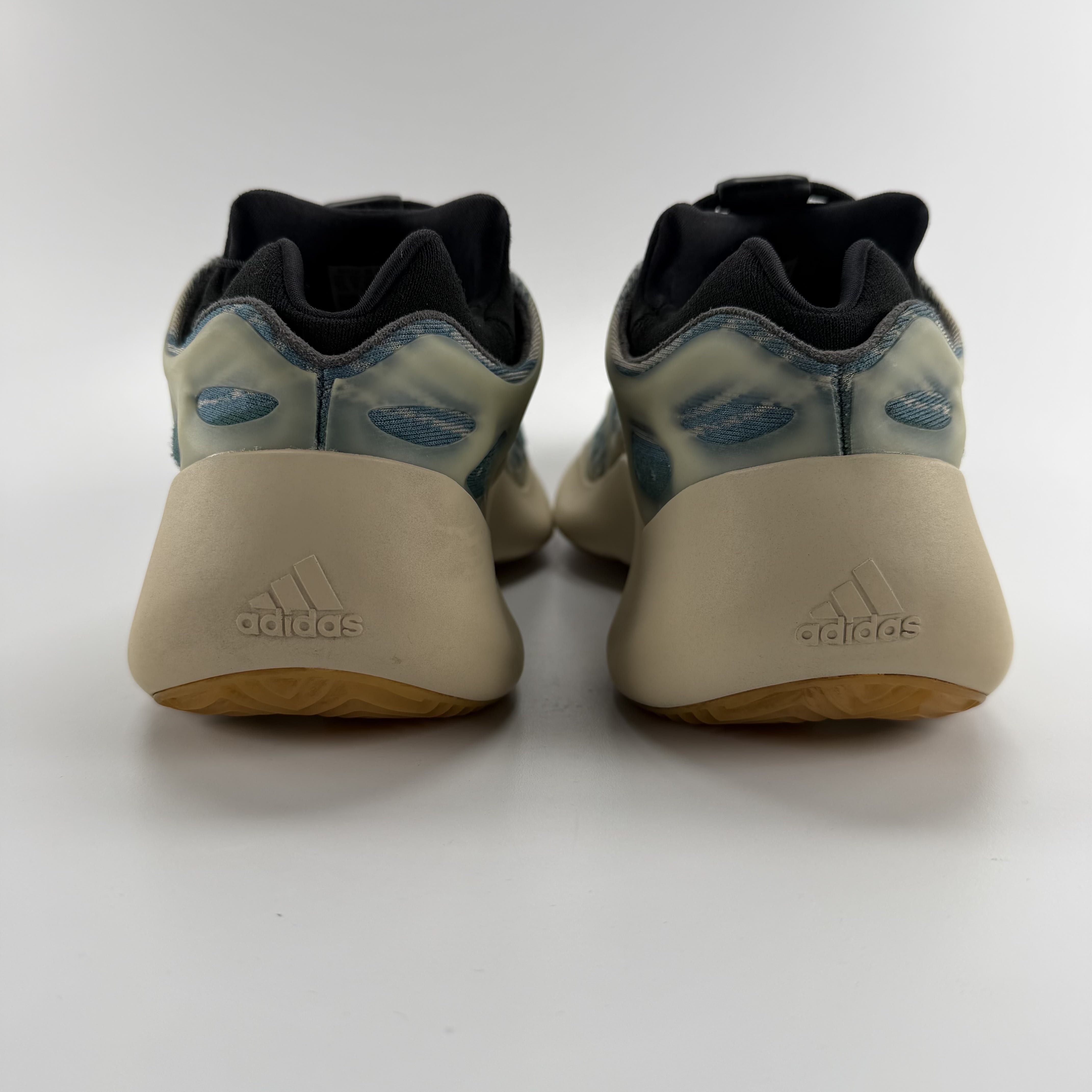 589009 adidas Yeezy 700 V3 Kyanite