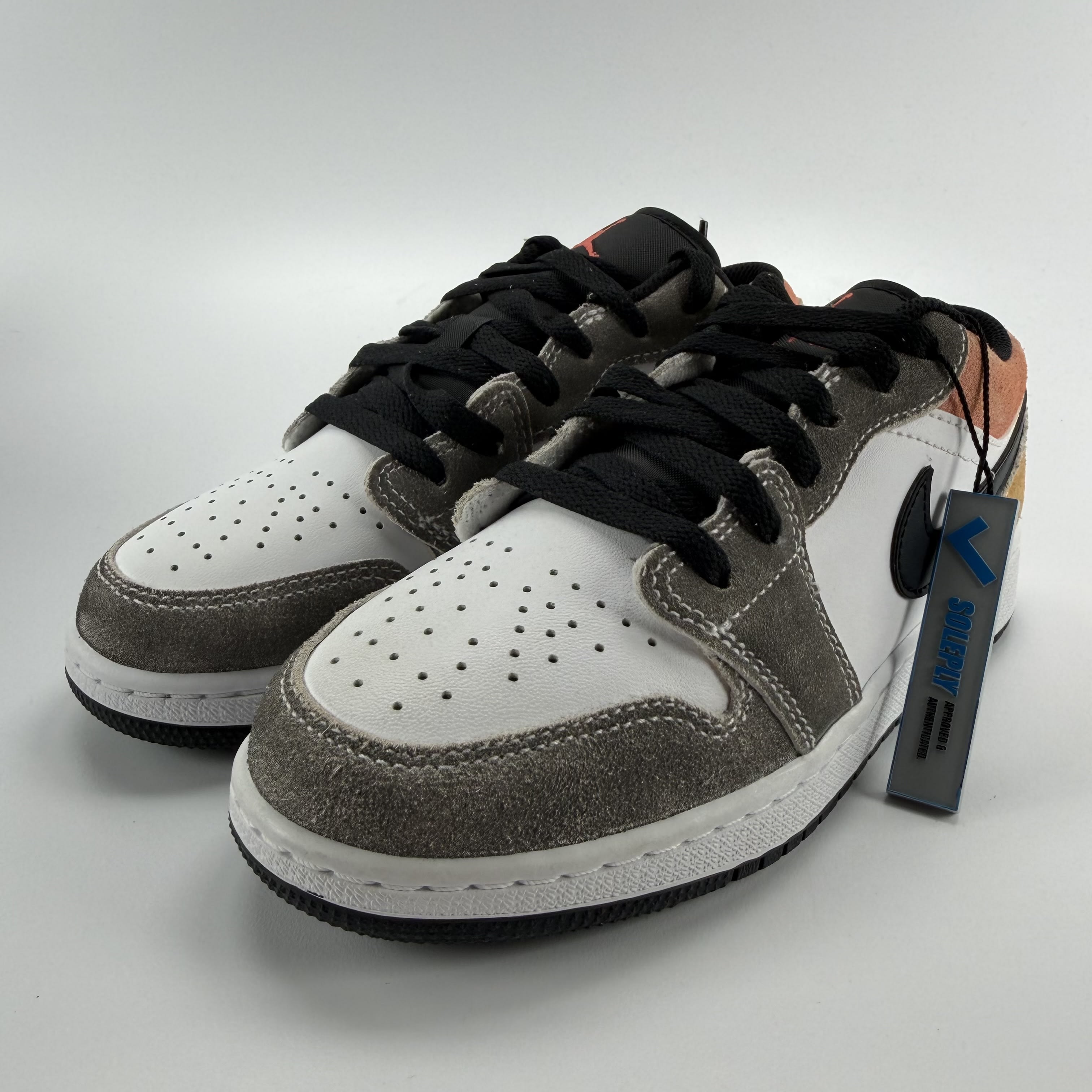 272458 Jordan 1 Low SE Flight Club (GS)