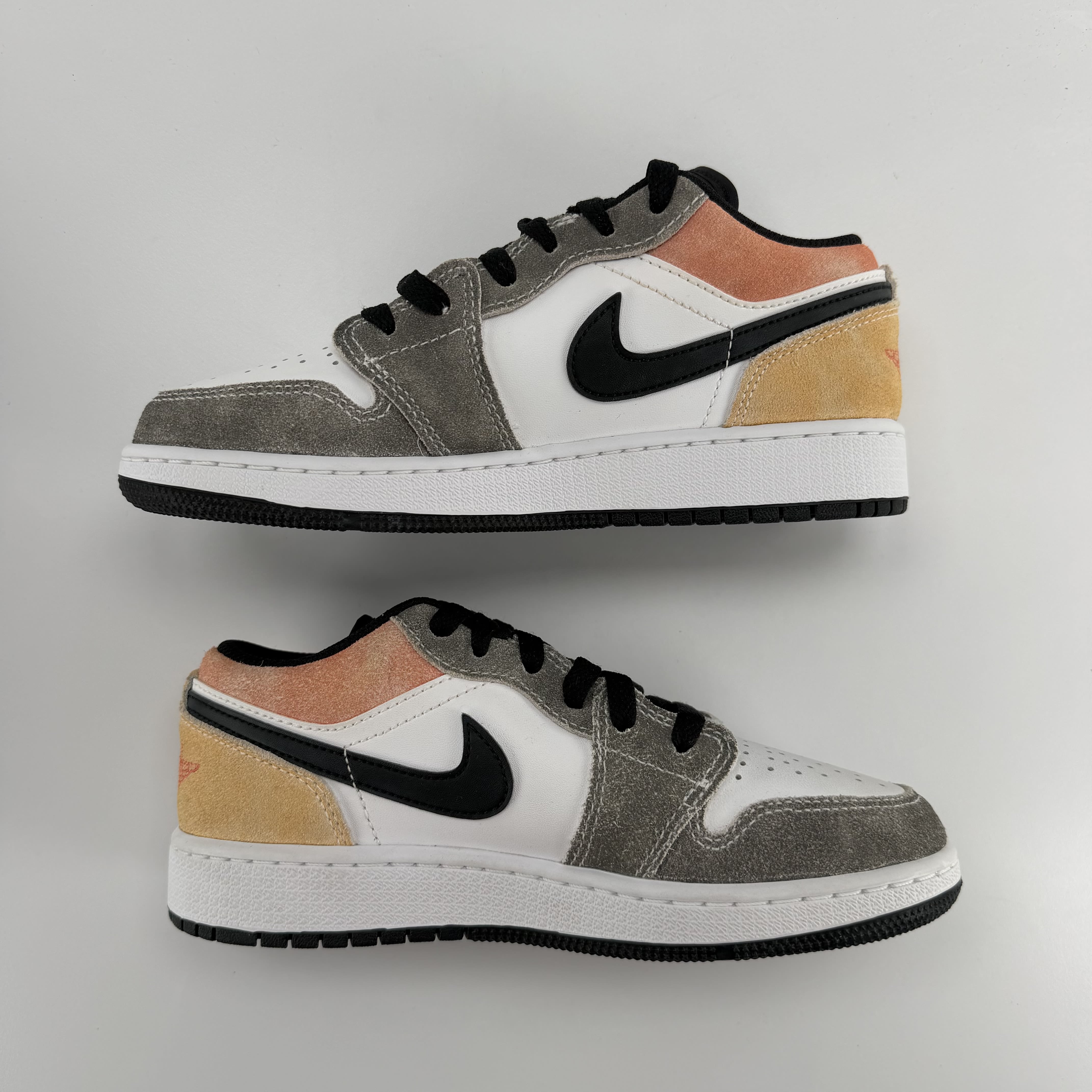 272458 Jordan 1 Low SE Flight Club (GS)