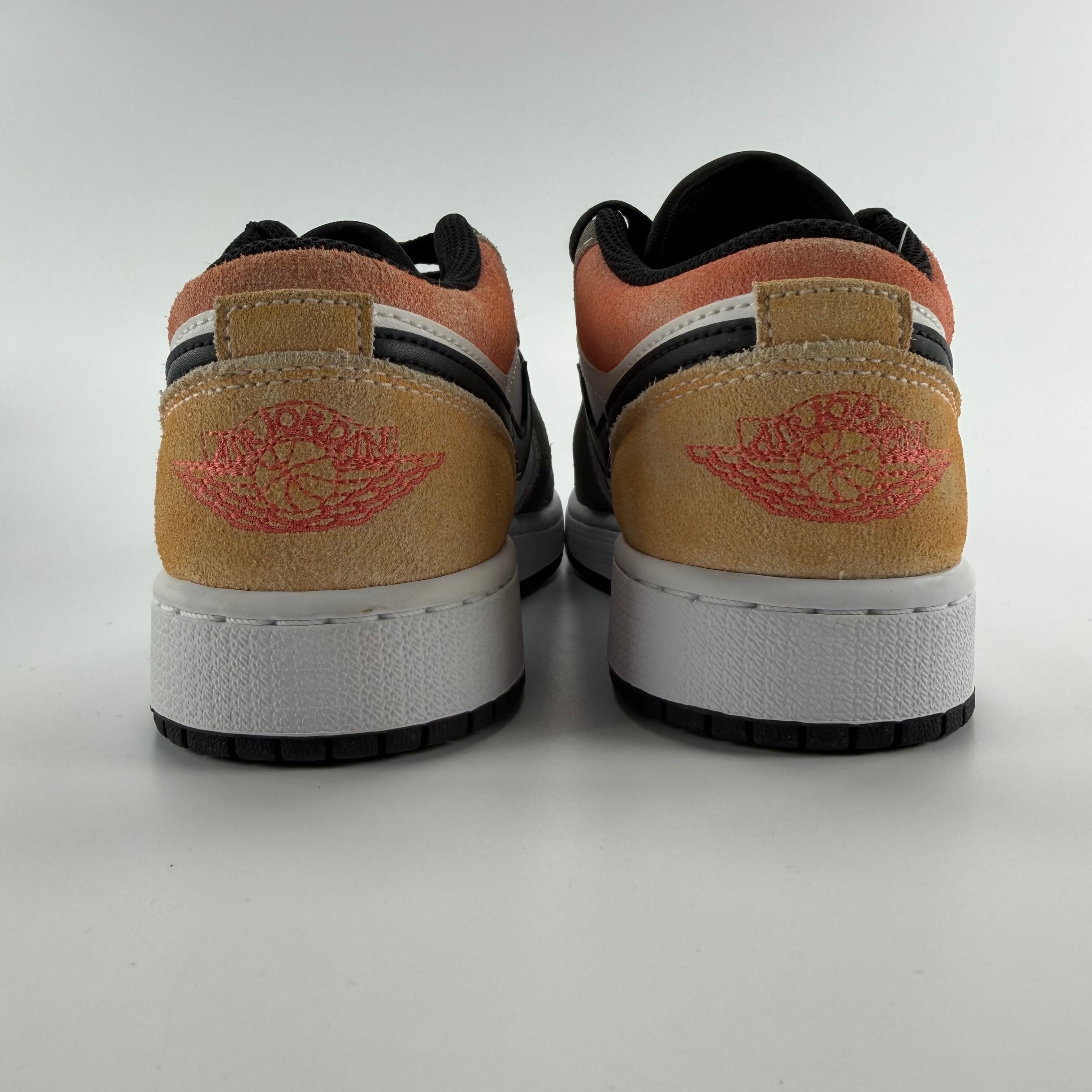 272458 Jordan 1 Low SE Flight Club (GS)