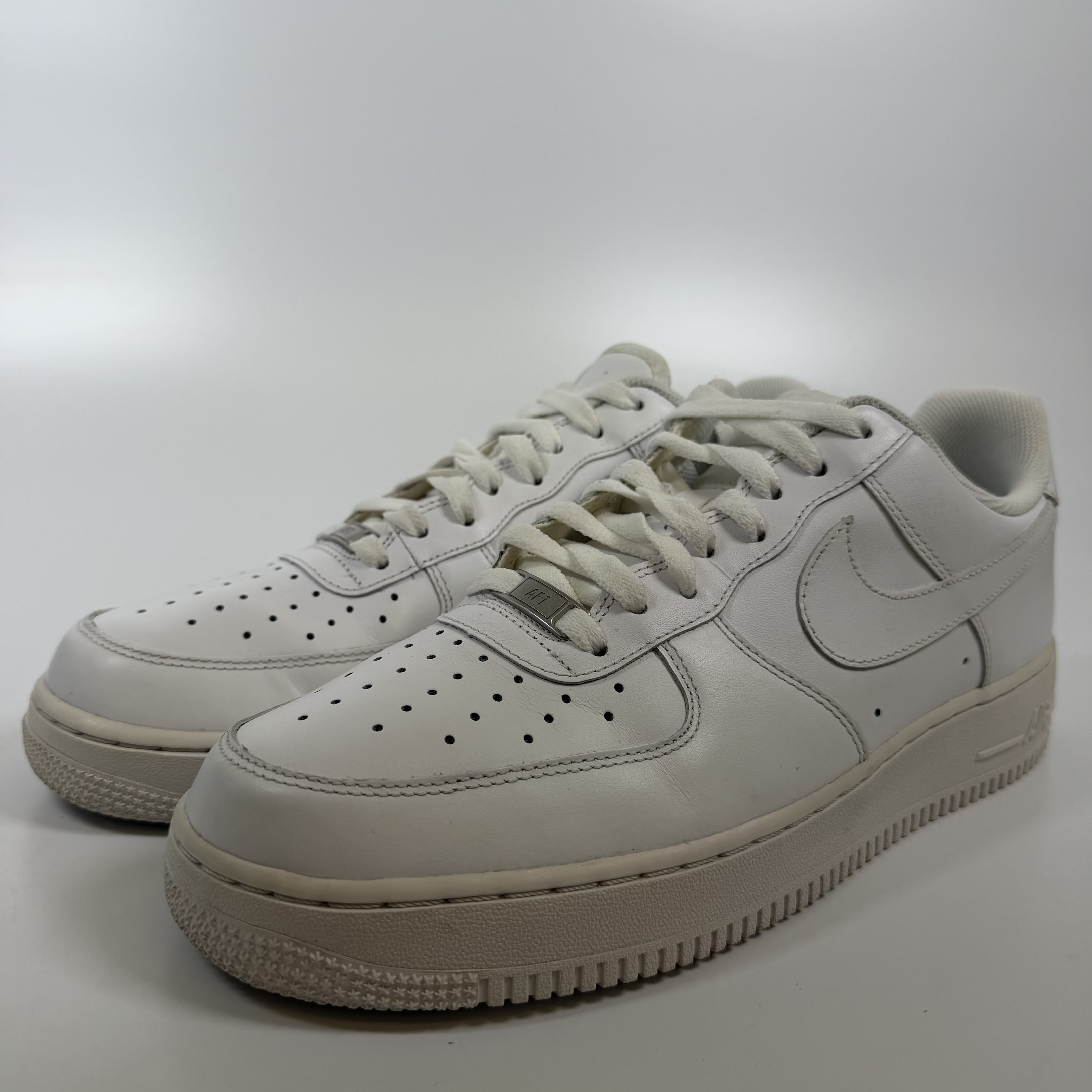 509837 Nike Air Force 1 Low '07 White