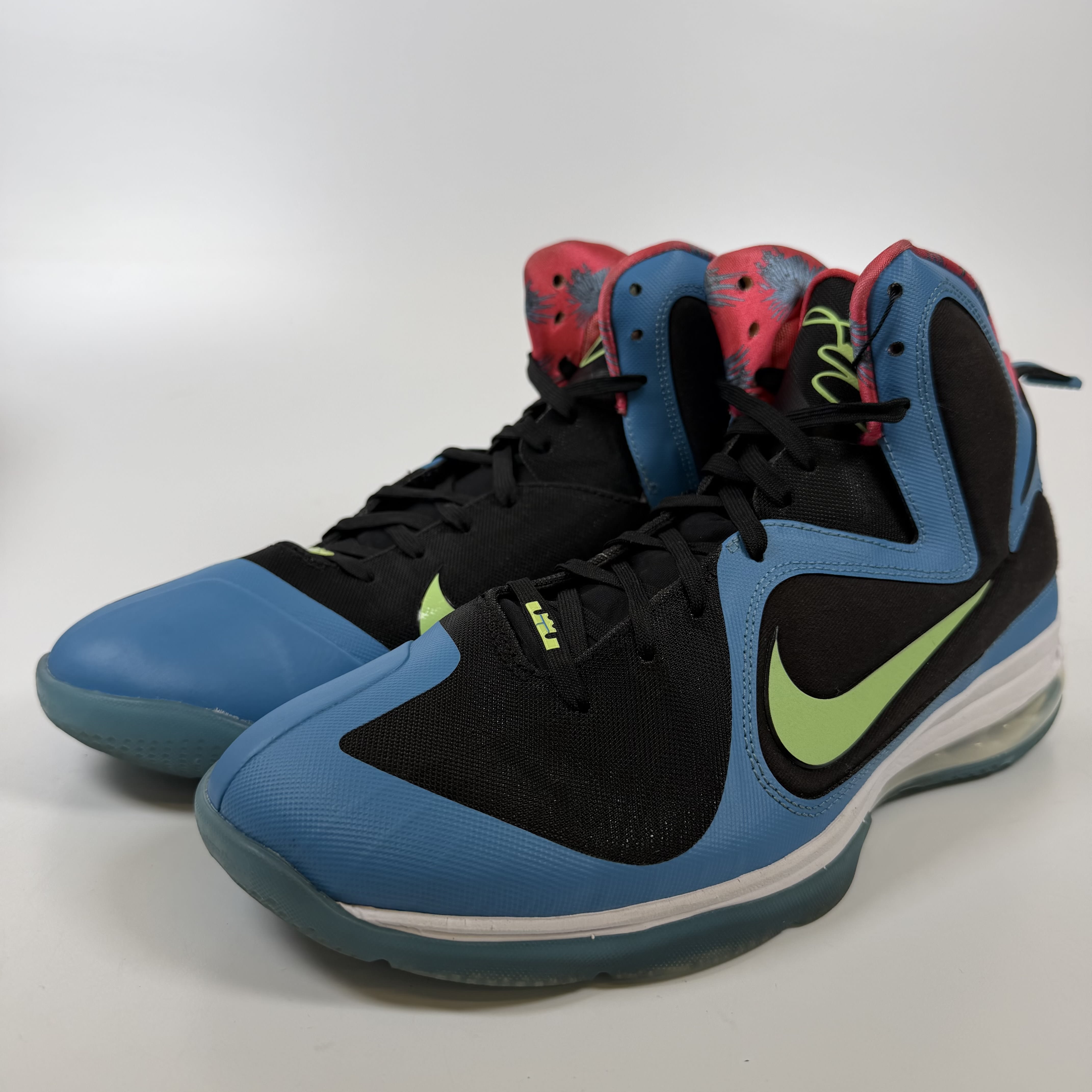 SP6870 LeBron 9 'South Coast'