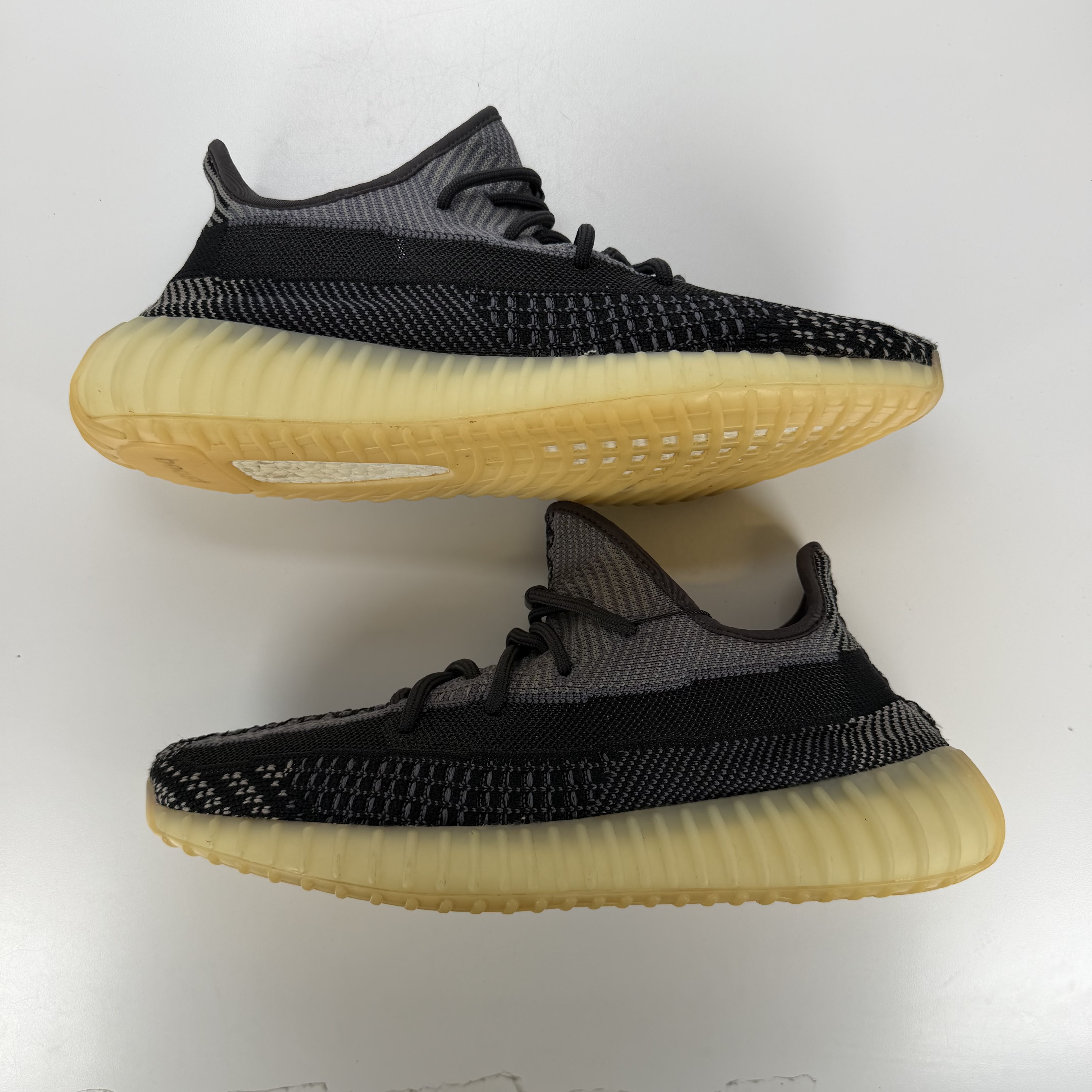 SP4418 adidas Yeezy Boost 350 V2 Carbon