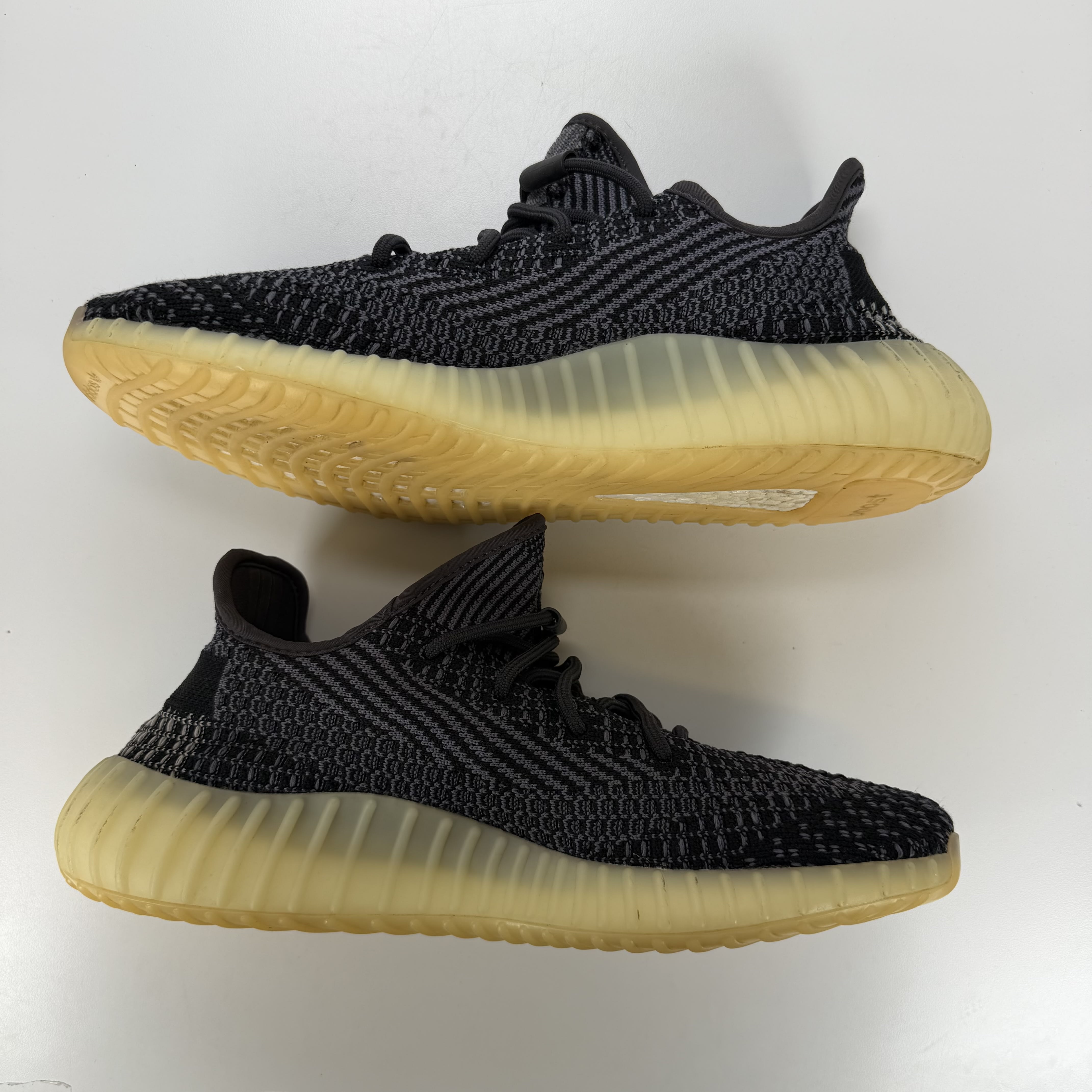 SP4418 adidas Yeezy Boost 350 V2 Carbon