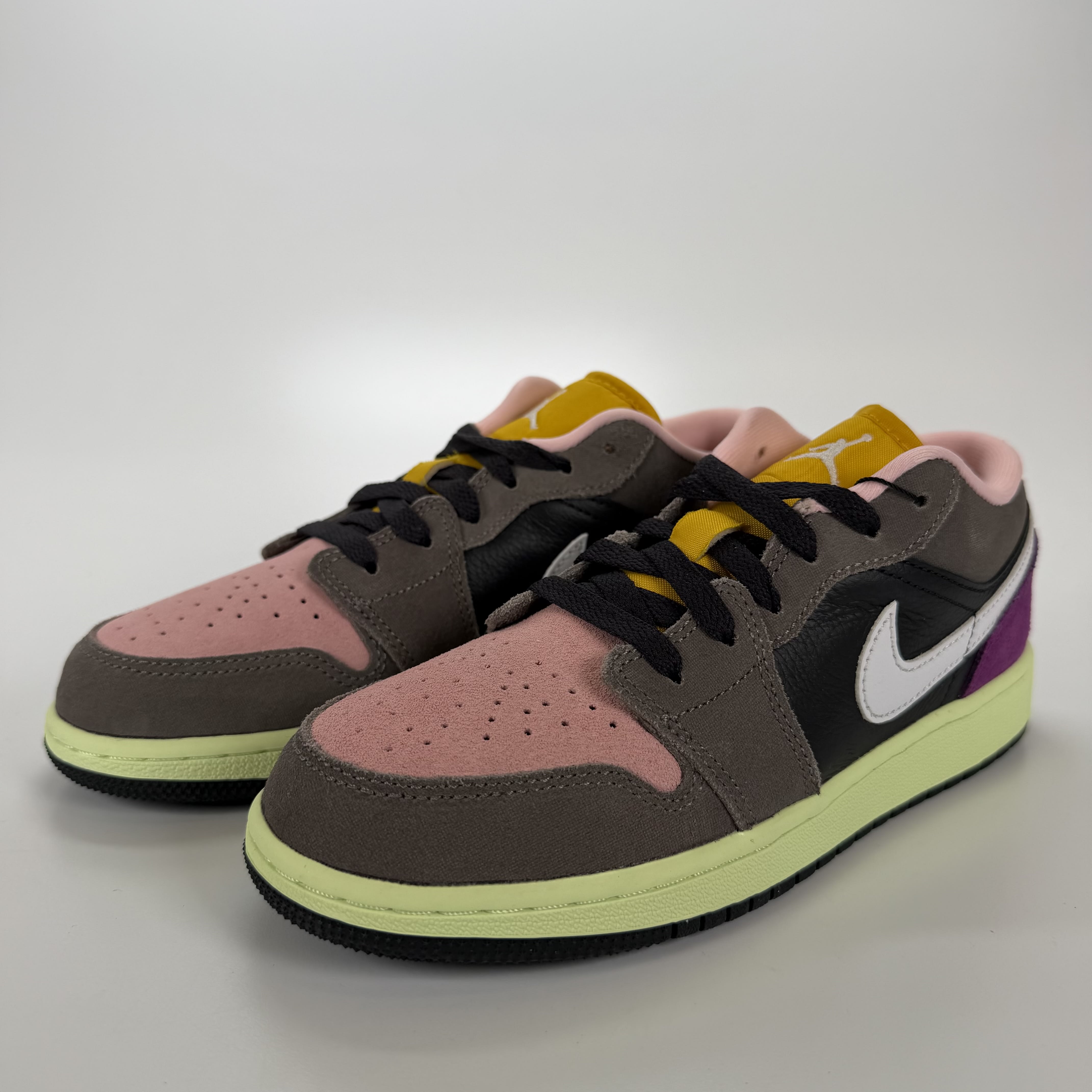 SP4431 Jordan 1 Low SE Tokyo Bio Hack (GS)