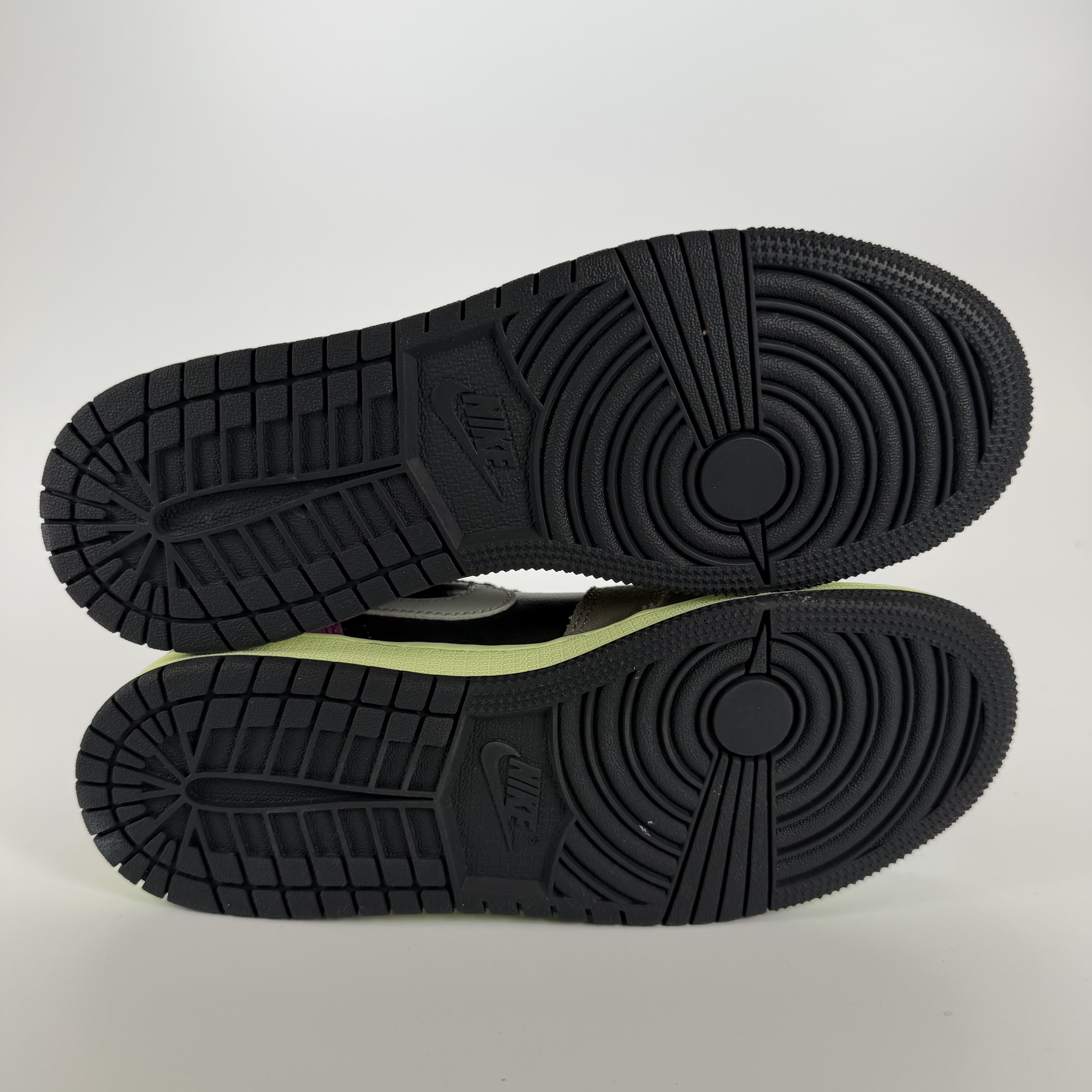 SP4431 Jordan 1 Low SE Tokyo Bio Hack (GS)