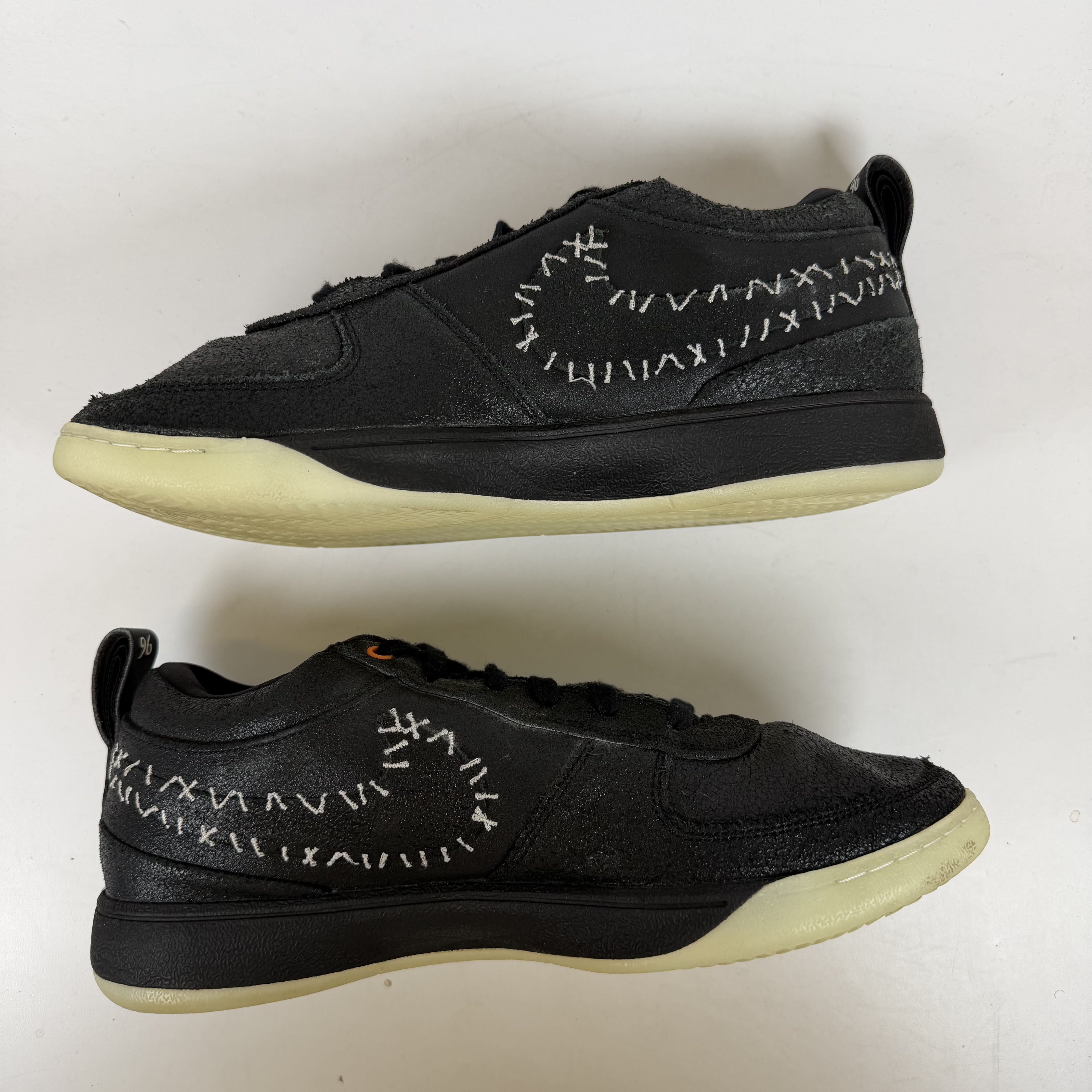 SP6858 Nike Book 1 Halloween