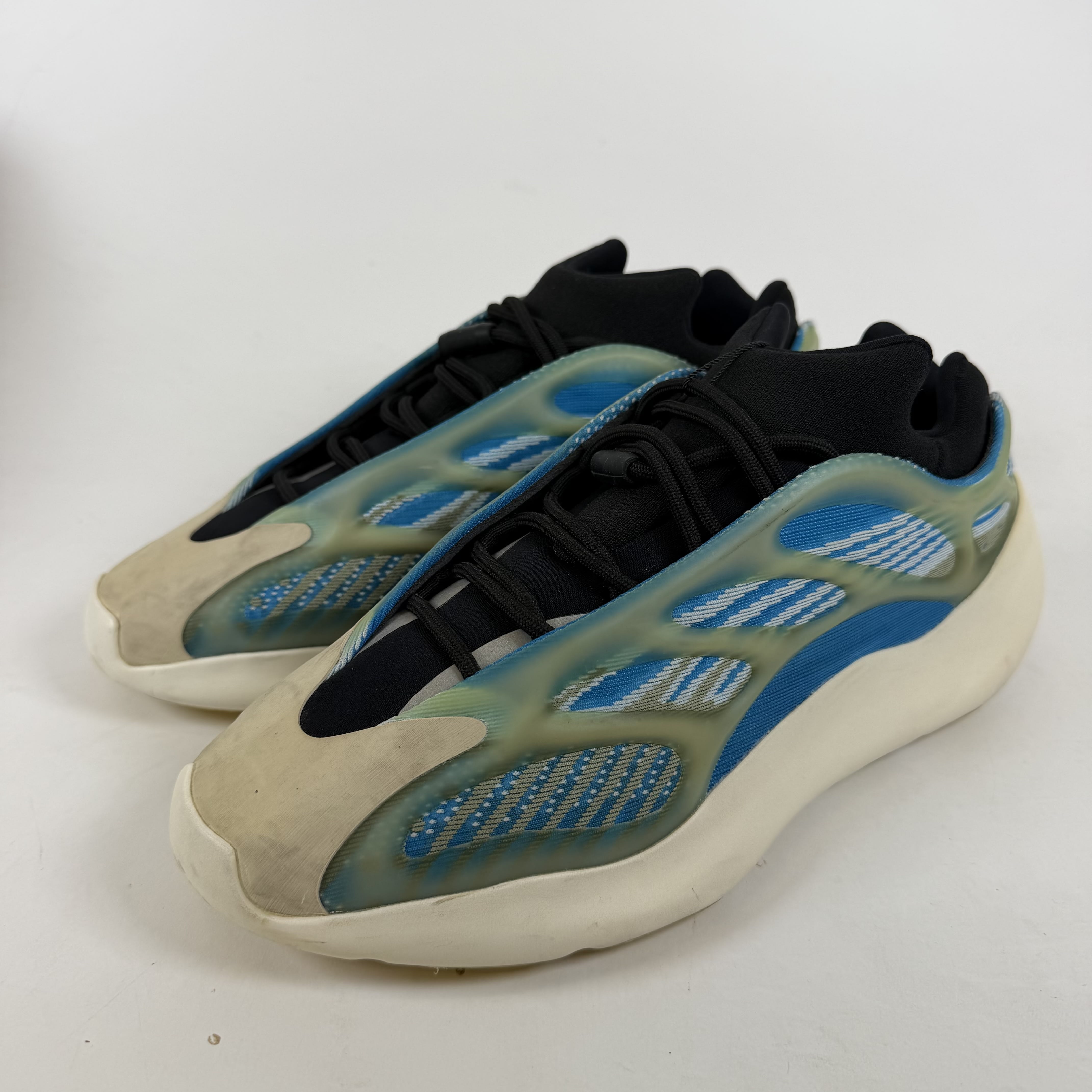 SP6836 adidas Yeezy 700 V3 Arzareth