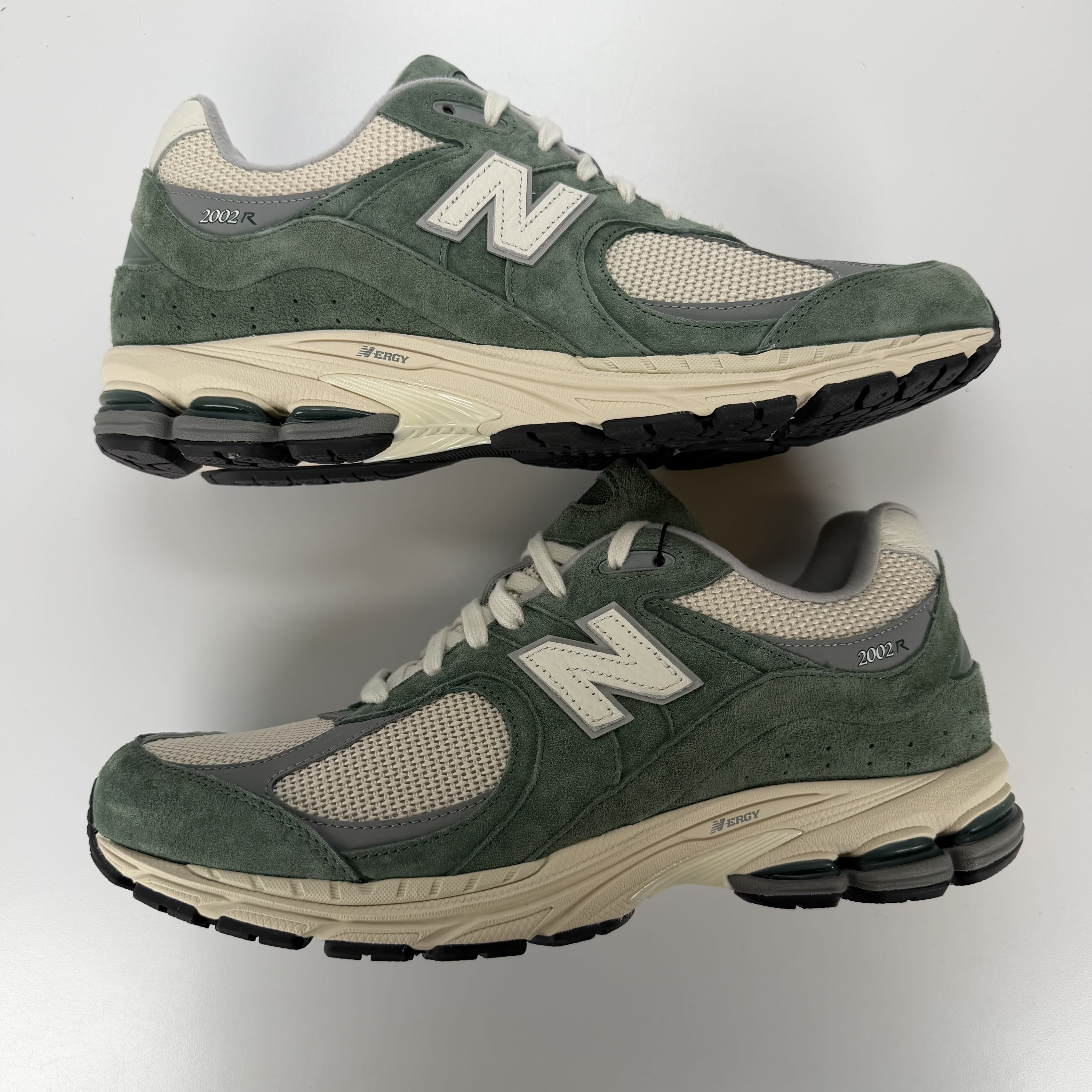 SP4388 New Balance 2002R Dark Juniper Linen