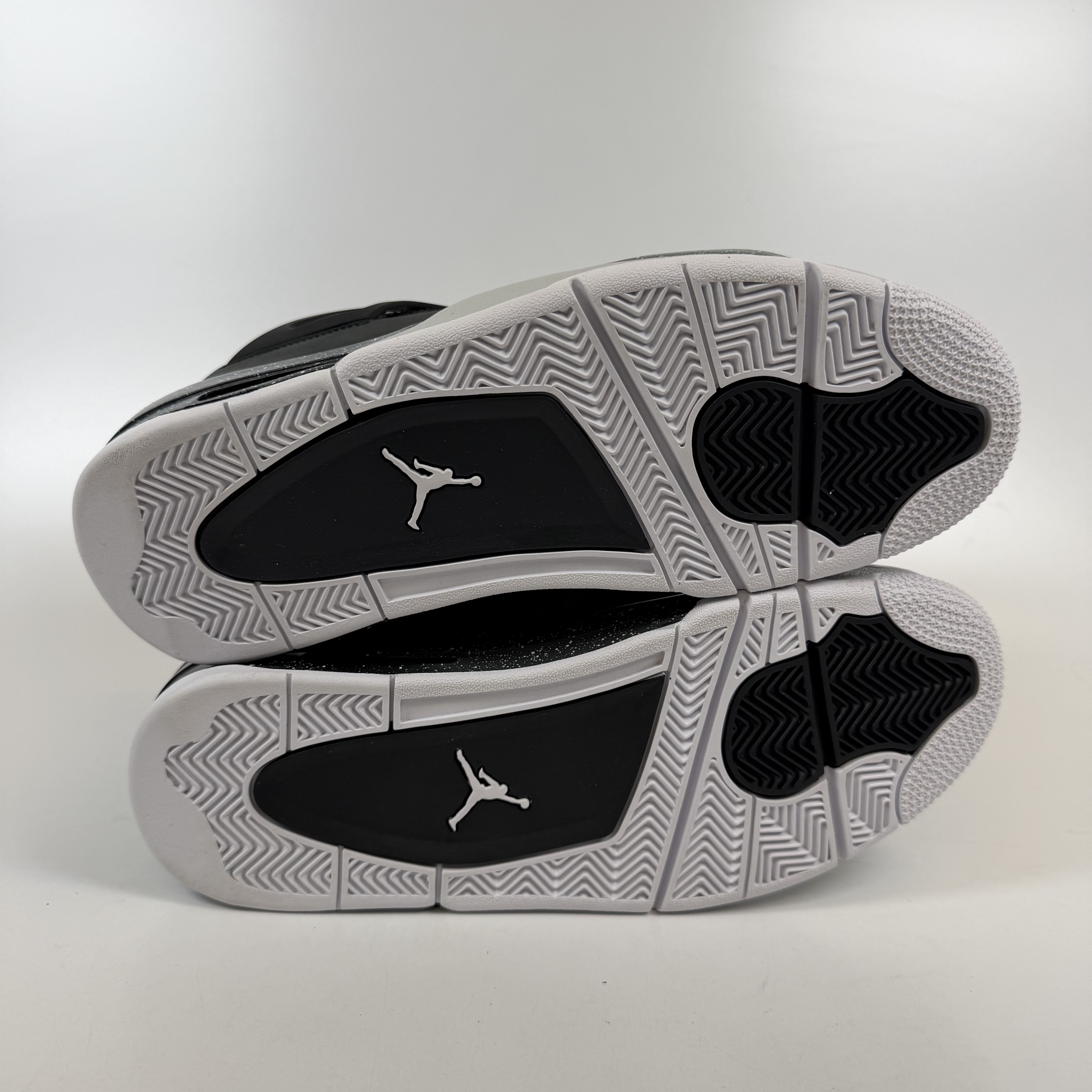 SP12438 Jordan 4 Retro Fear (2024)