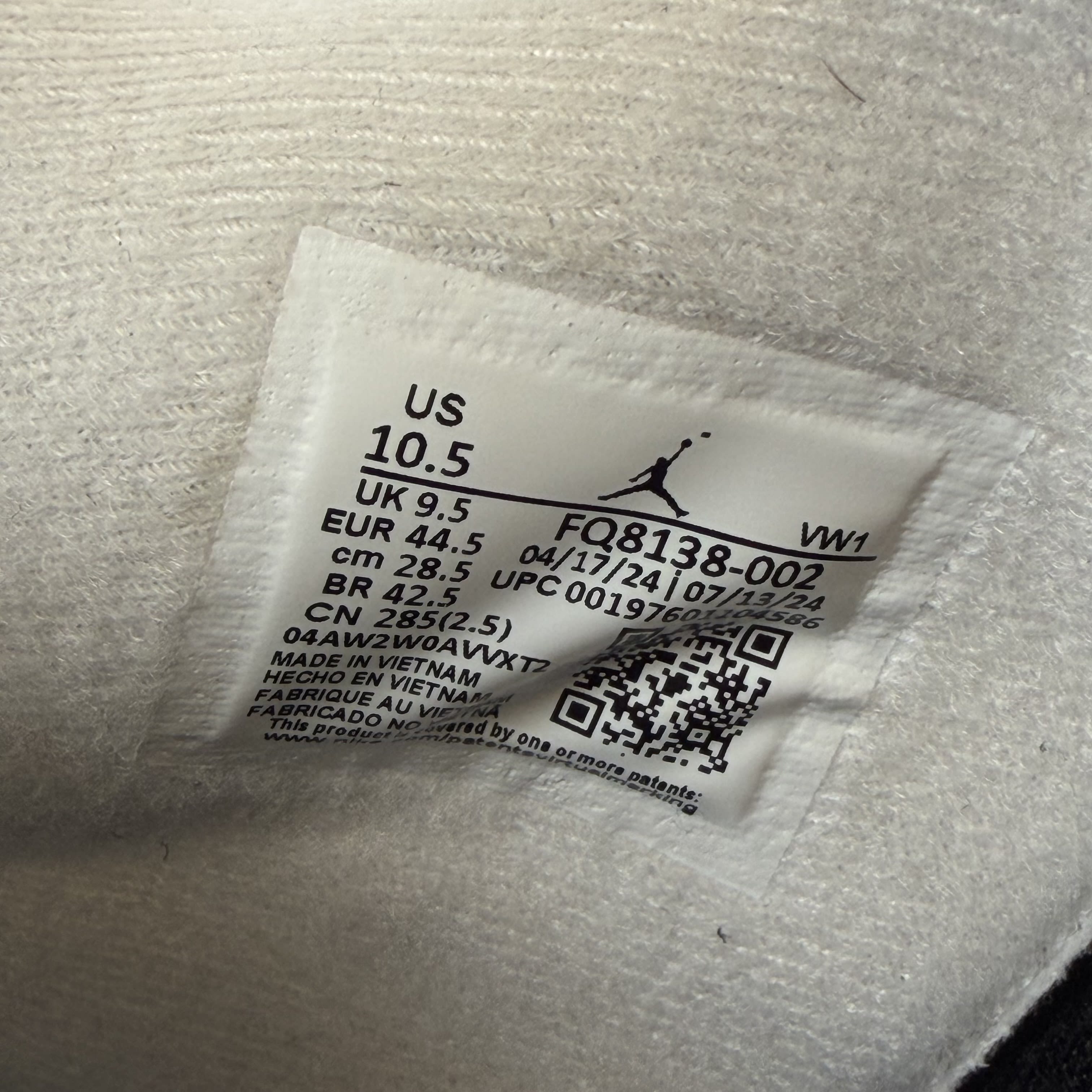 SP12438 Jordan 4 Retro Fear (2024)