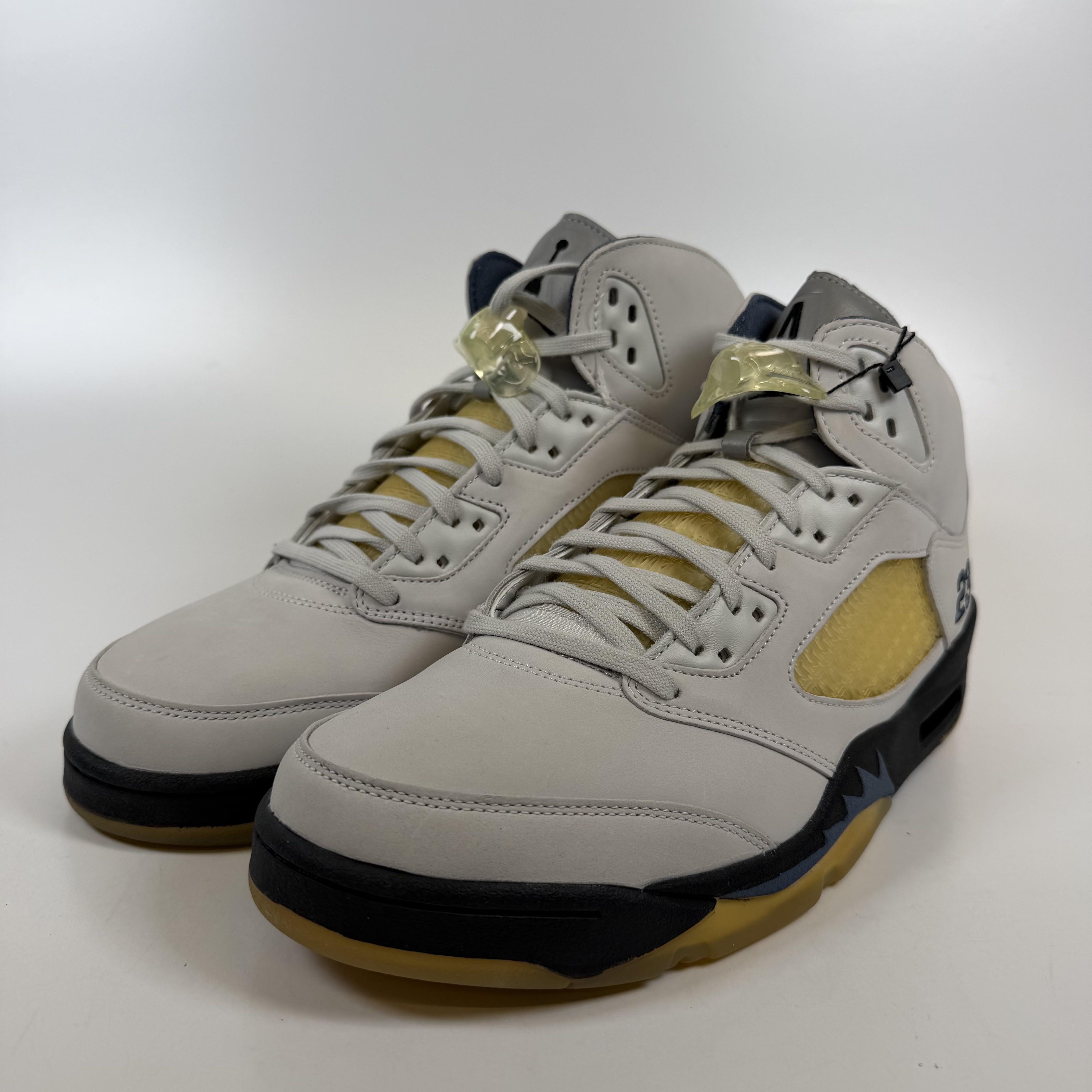 [720110] Jordan 5 Retro A Ma Maniére Dawn (Women's)