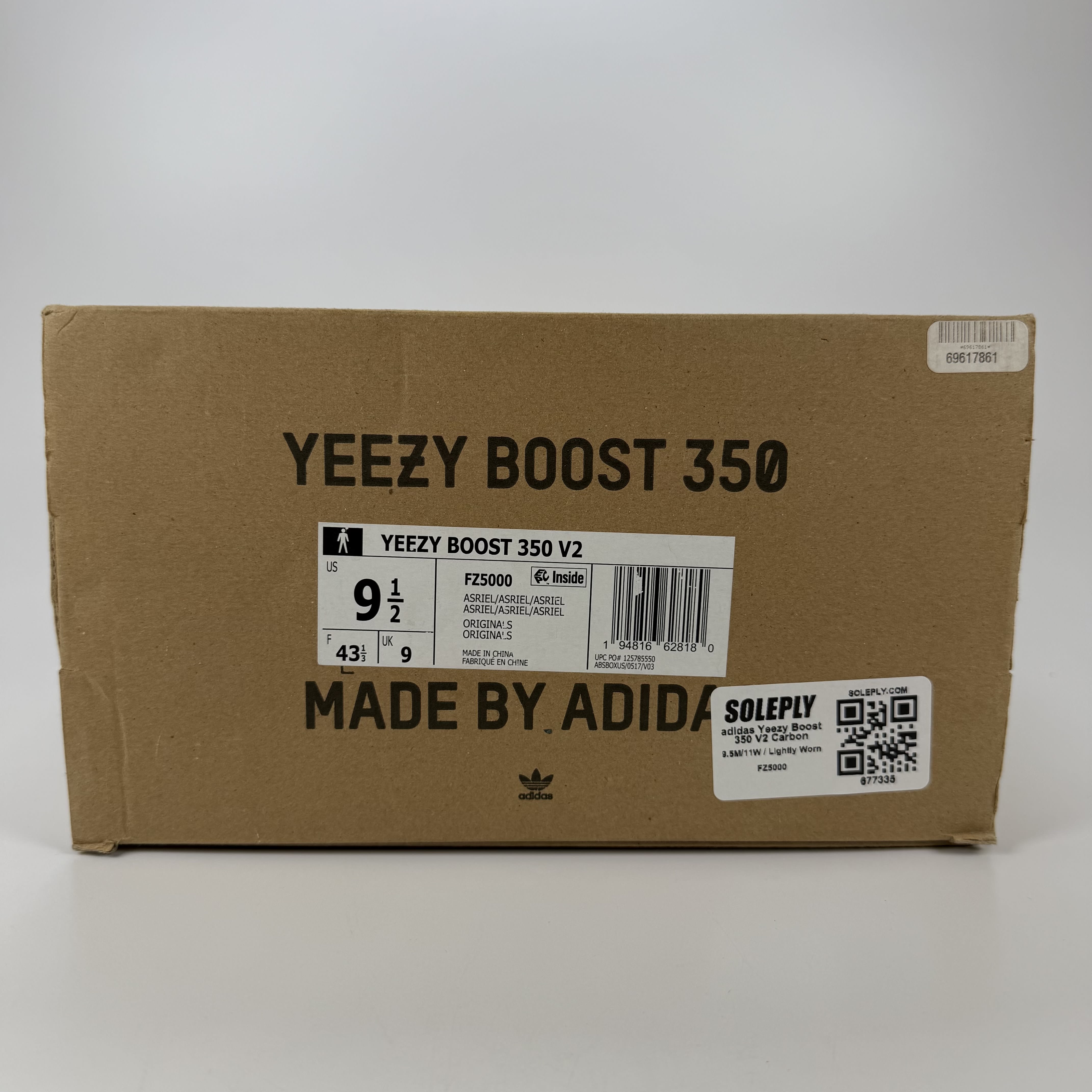 677335 adidas Yeezy Boost 350 V2 Carbon