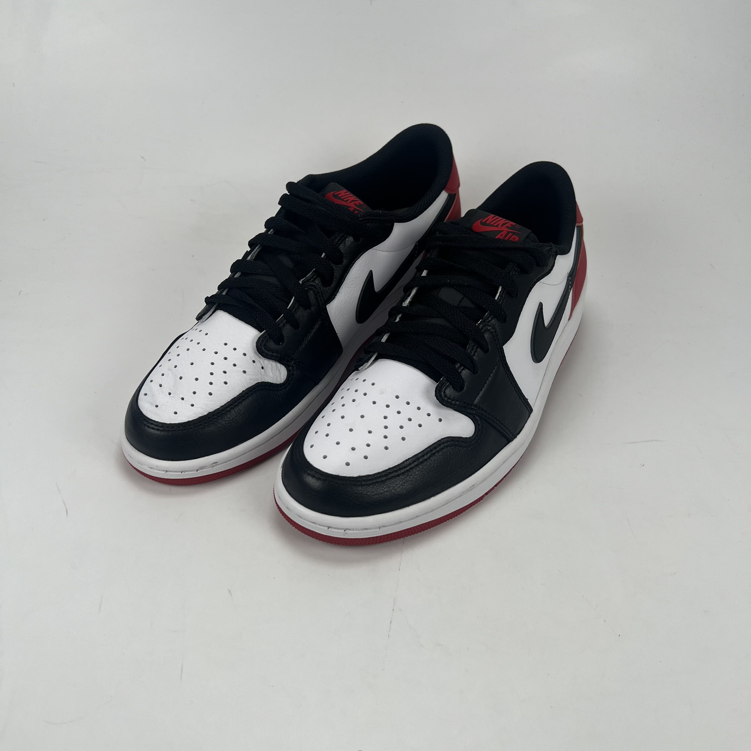 SP5323 Jordan 1 Retro Low OG Black Toe (2023)