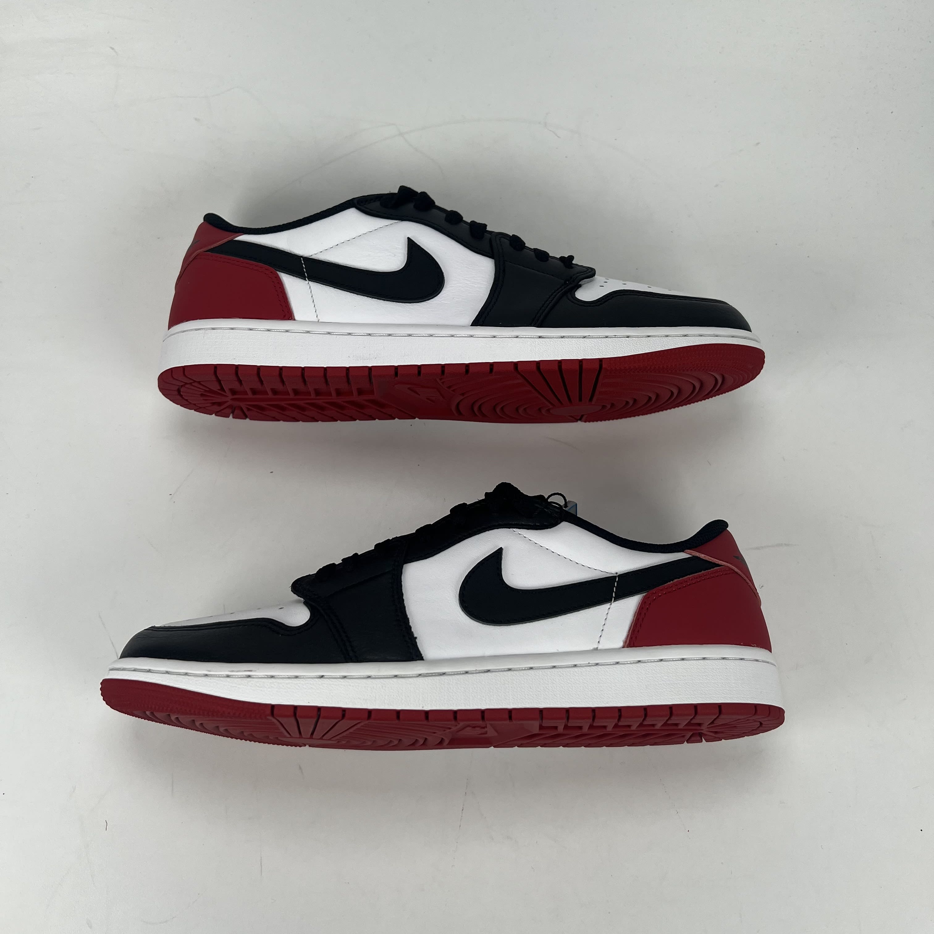 SP5323 Jordan 1 Retro Low OG Black Toe (2023)