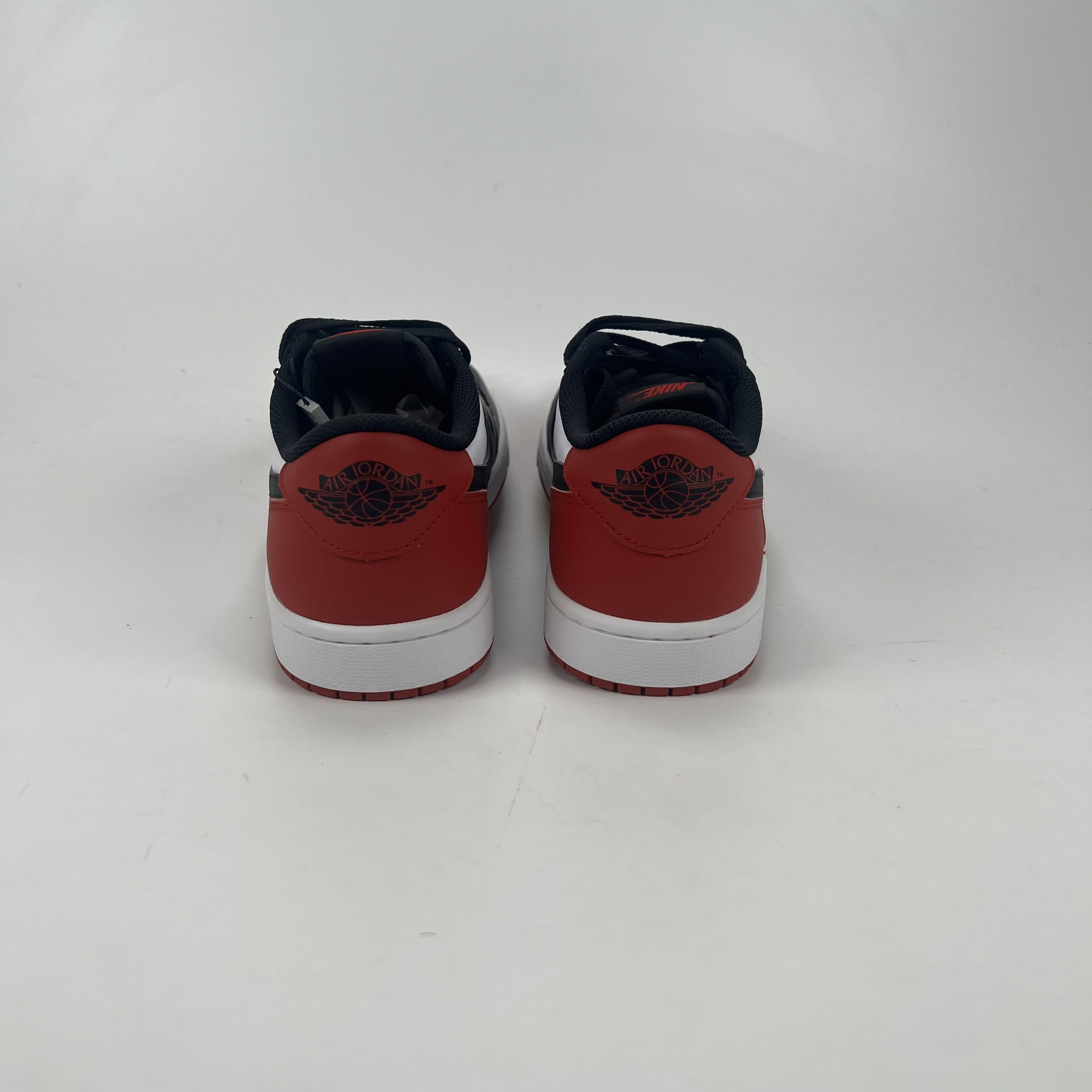 SP5323 Jordan 1 Retro Low OG Black Toe (2023)