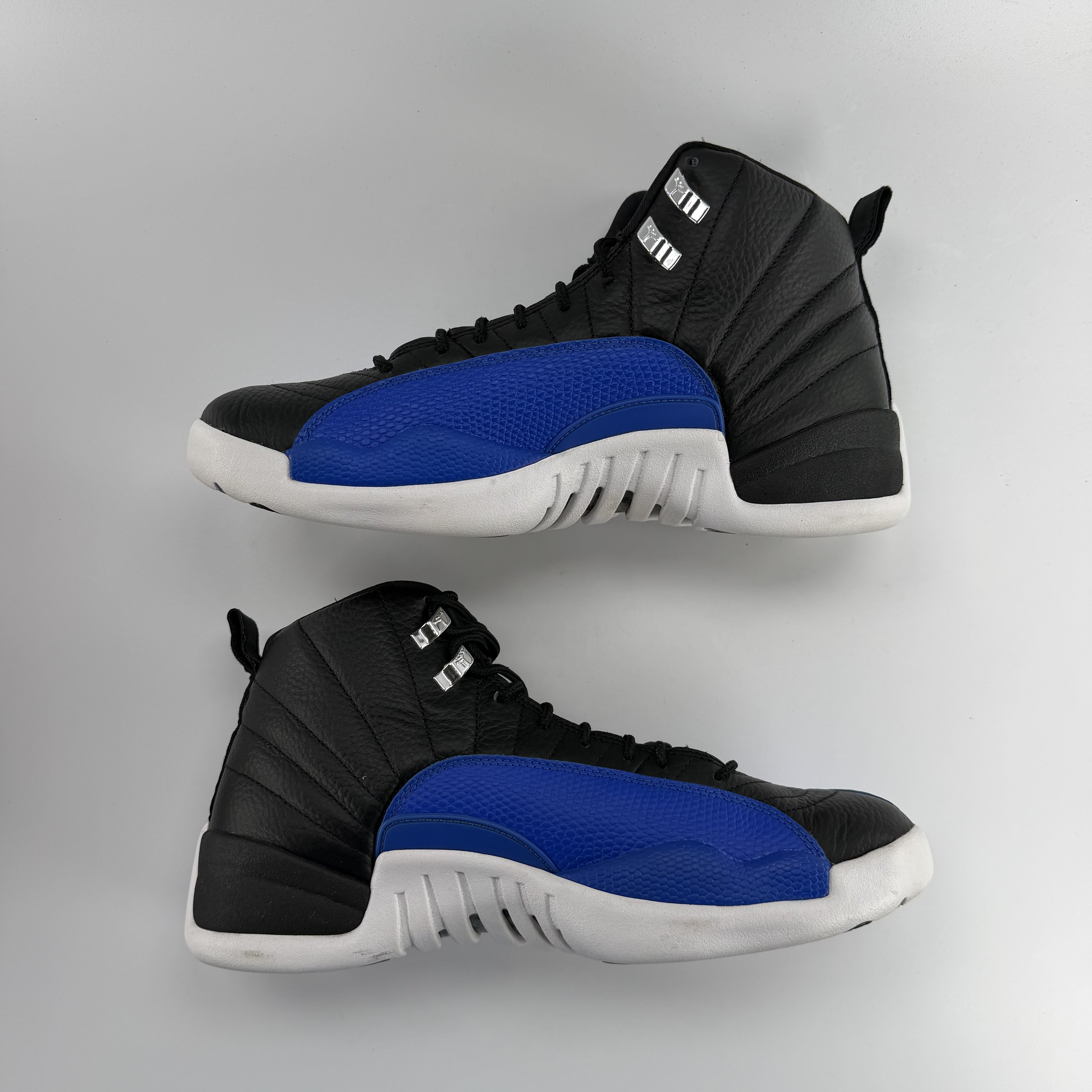 712938 Wmns Air Jordan 12 Retro 'Hyper Royal'