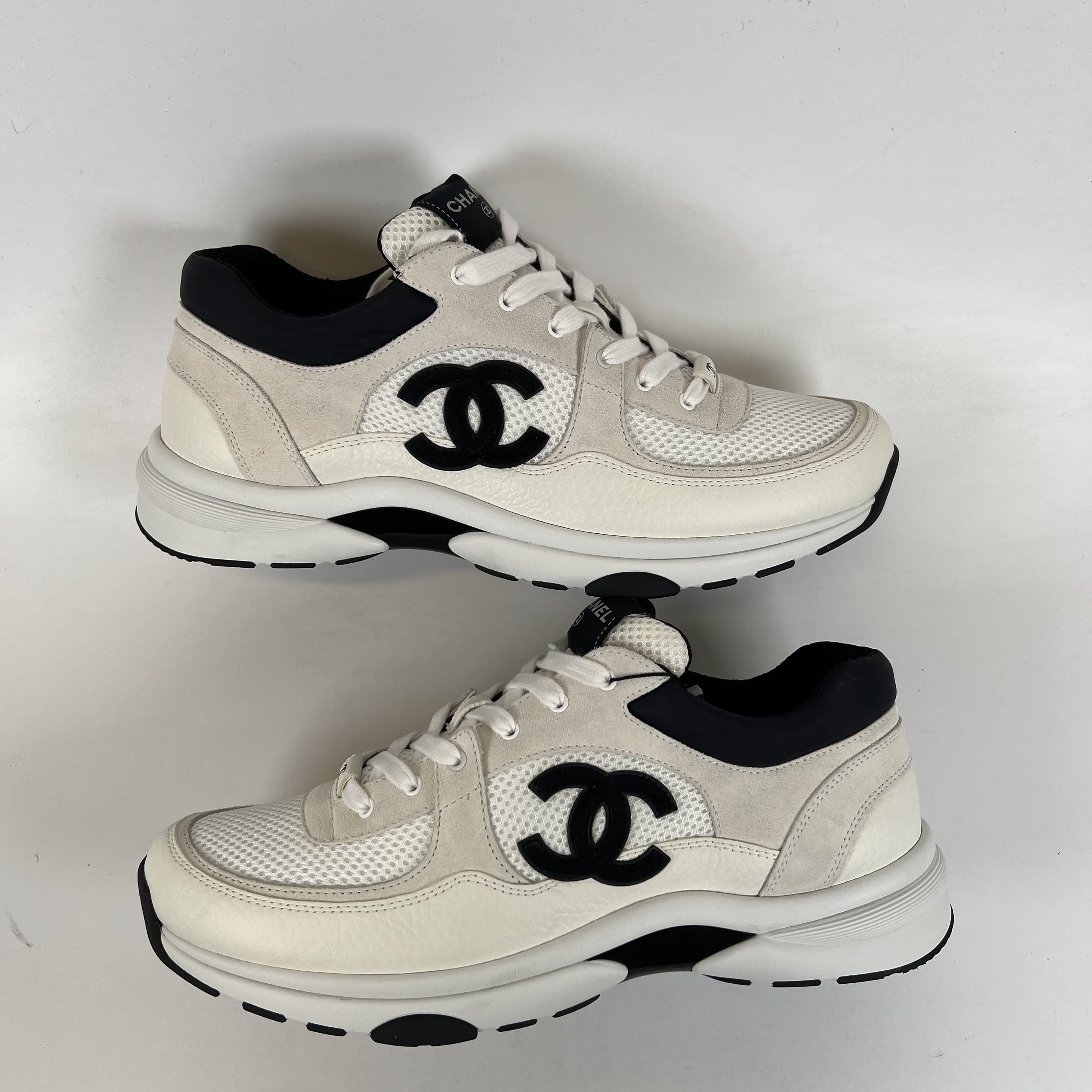 SP12988 Chanel Low Top Trainer Suede White Black (Women's)