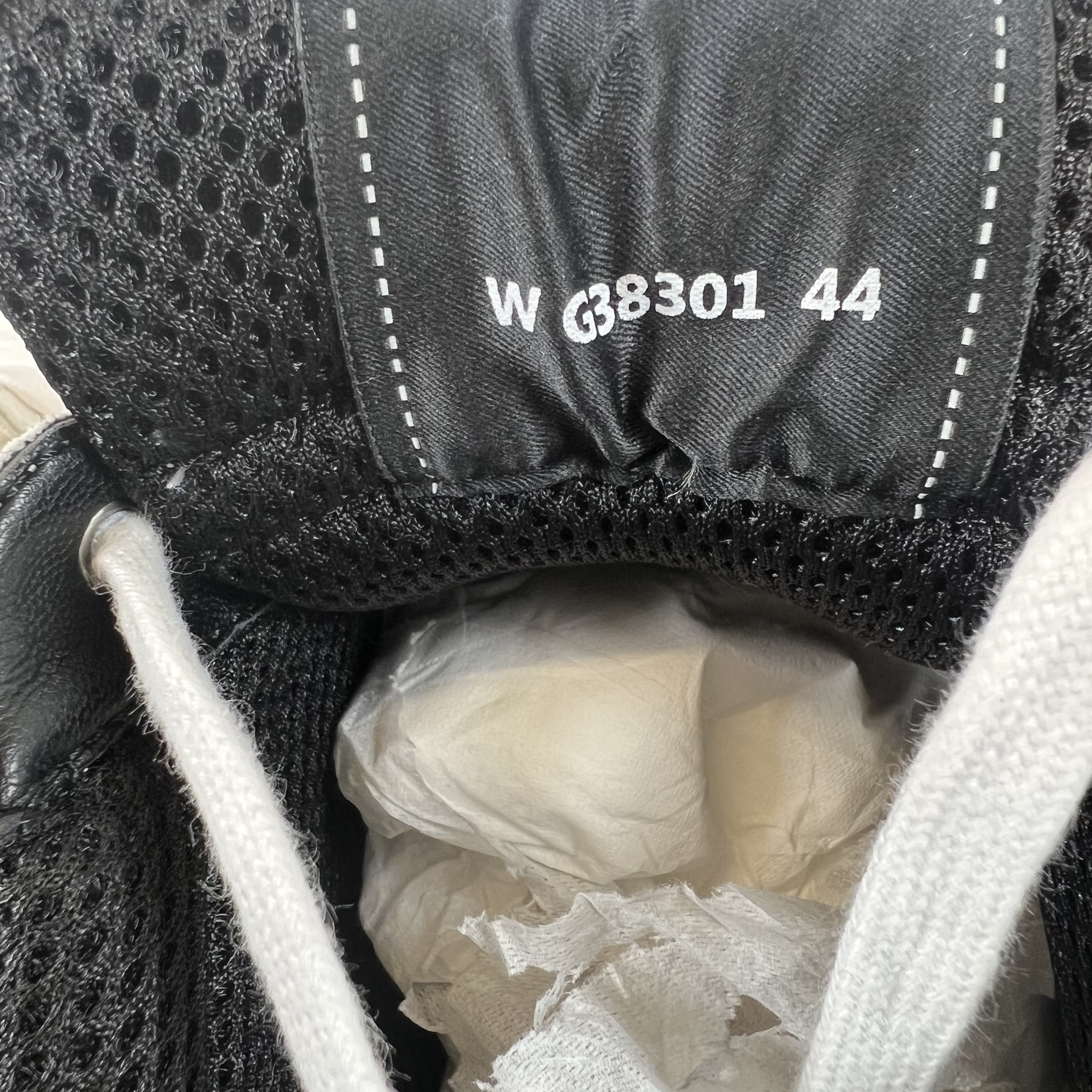 SP12988 Chanel Low Top Trainer Suede White Black (Women's)